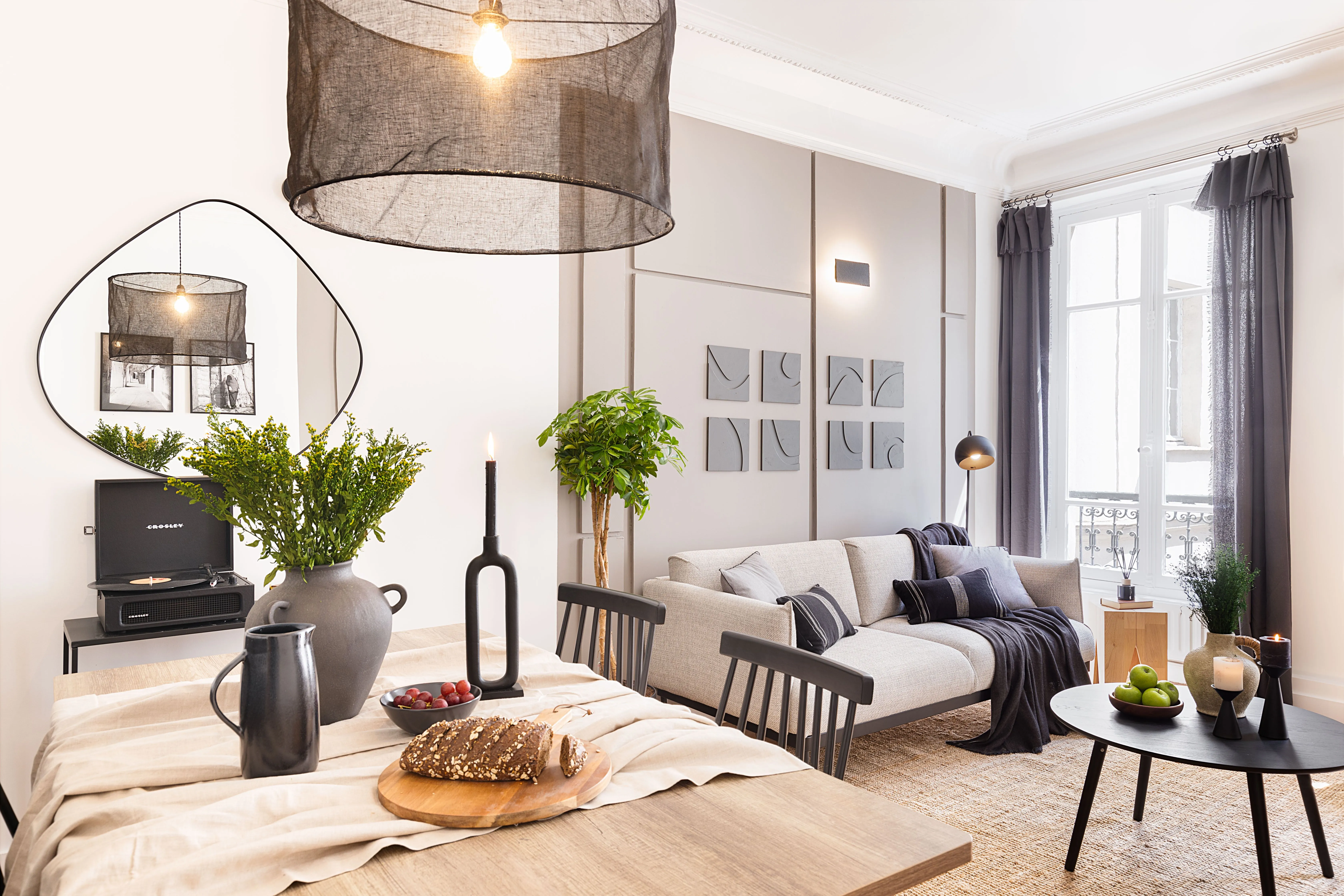 Upscale Paris Flat With Dedicated Office & Ultra-fast Internet For Remote Work #2