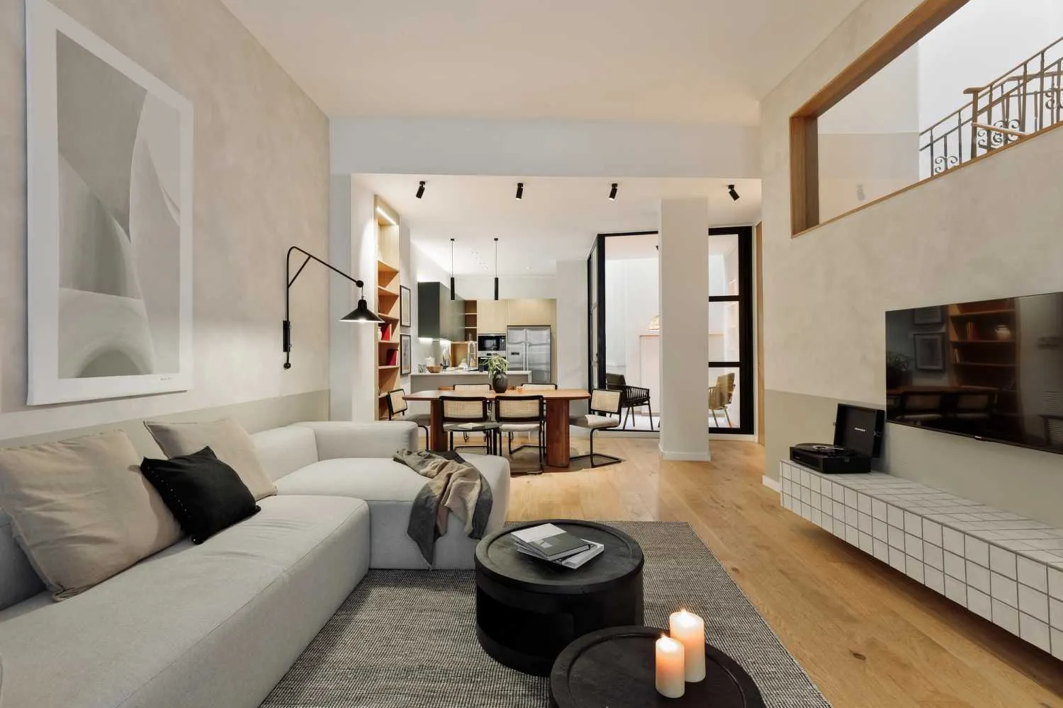 Vast Barcelona Penthouse With Ultra-fast Wifi, Pro Monitors & Ergonomic Workspace #5