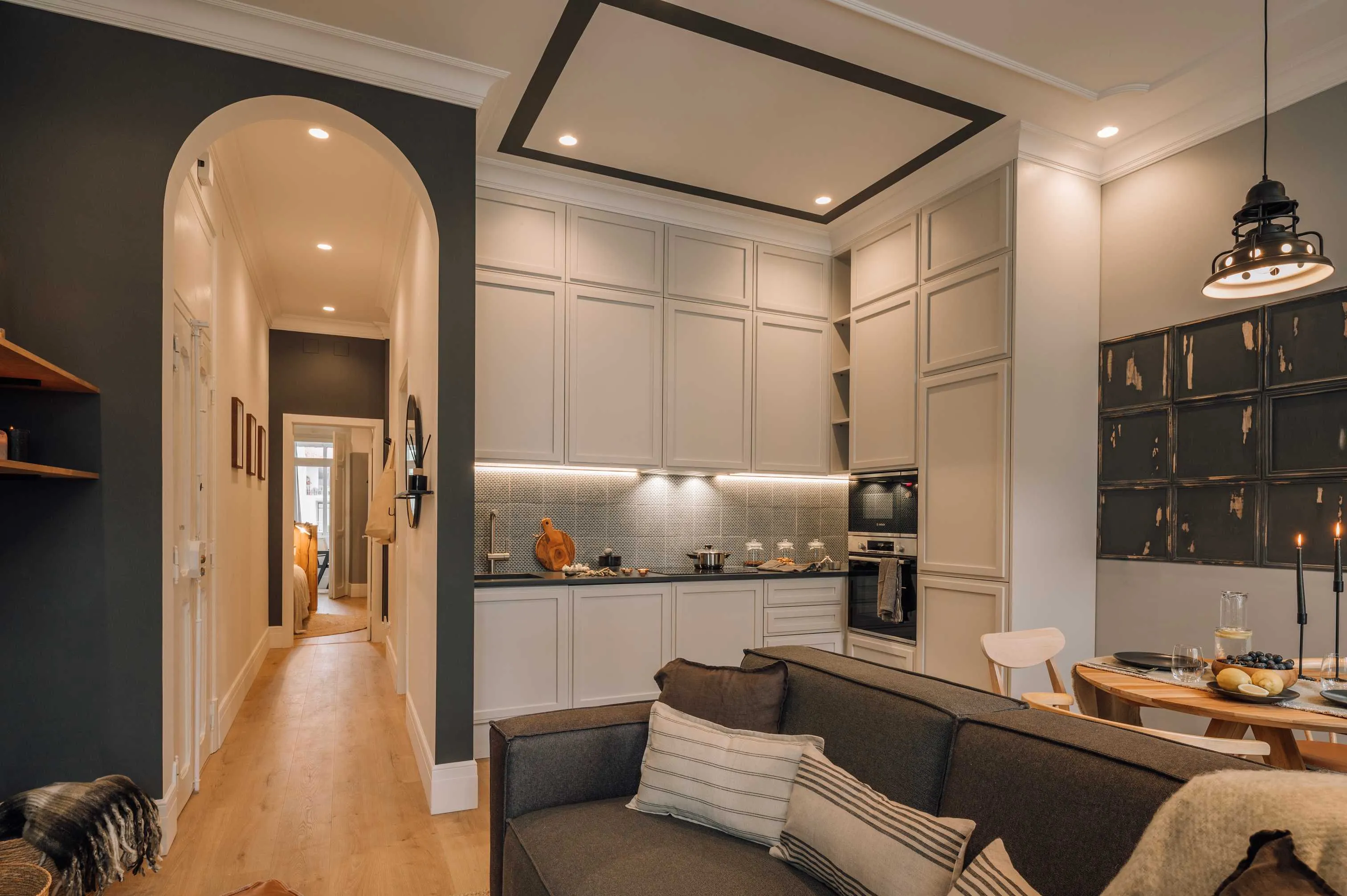 Elegant Lisbon Flat With Gigabit Internet And Pro Home Office Setup #5