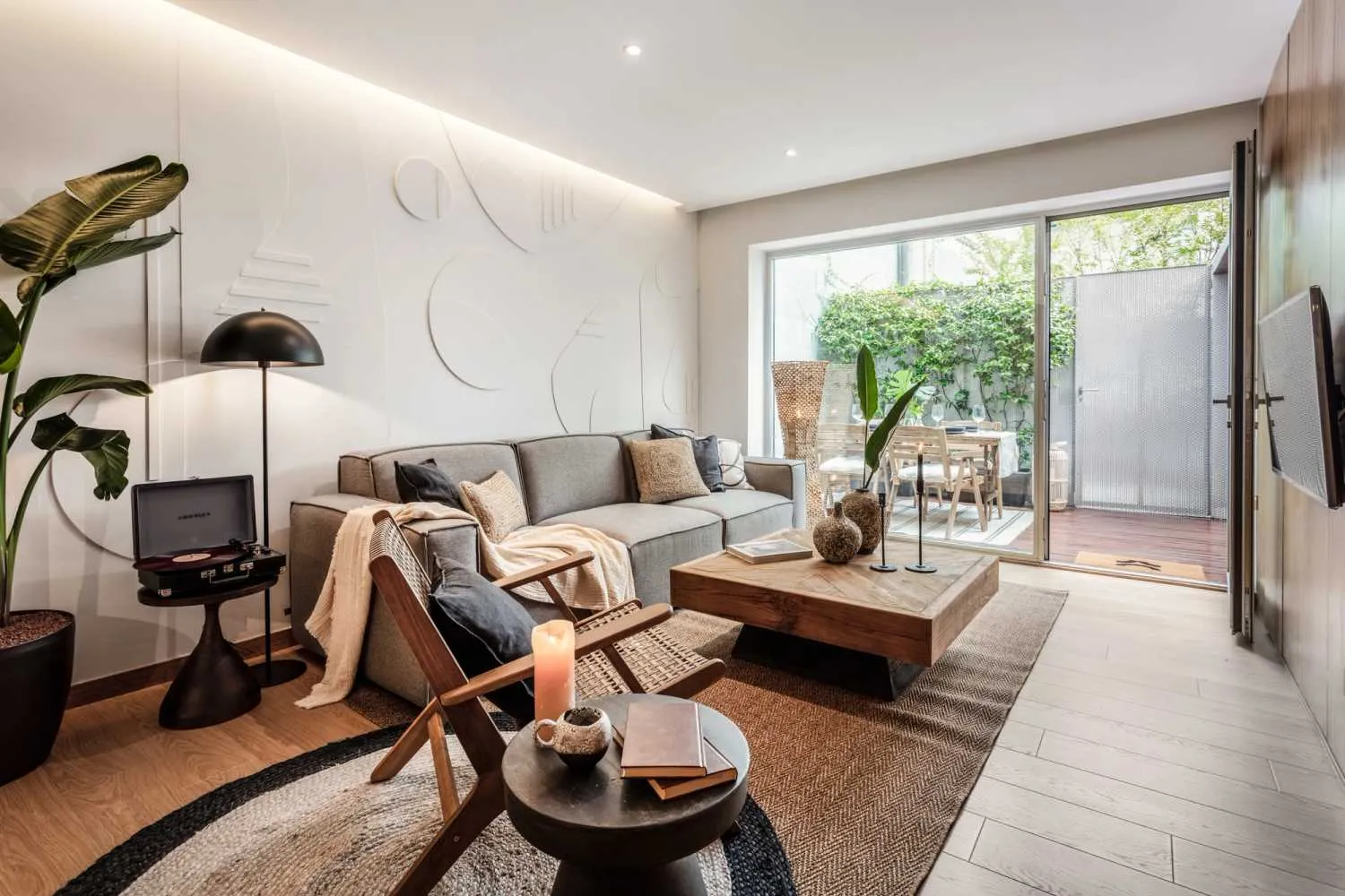 Refined Madrid Flat With High-speed Fiber & Dual Monitors For Digital Nomads #2