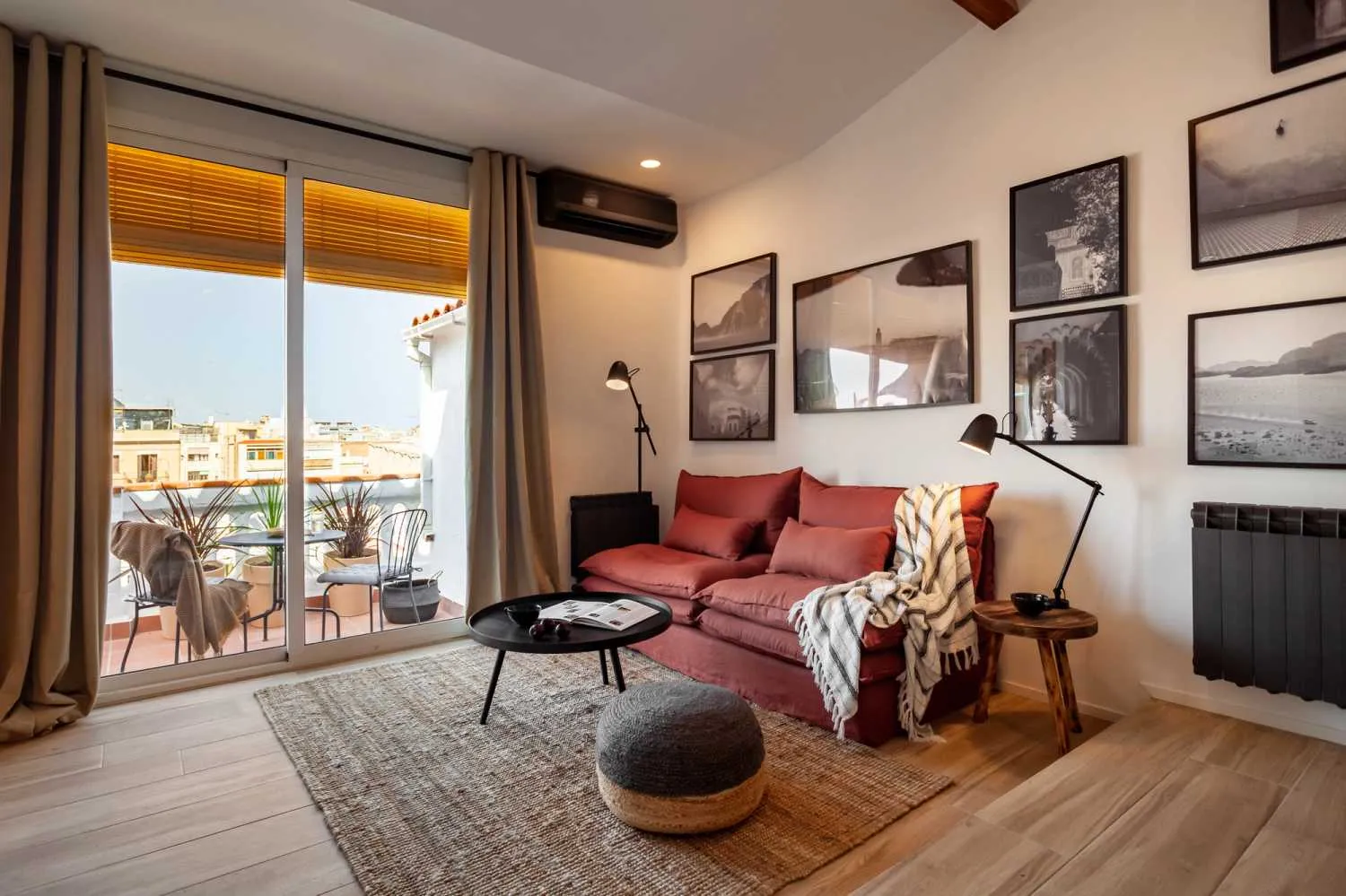 Stylish 2-bed Barcelona Flat With Ultra-fast Wifi And Pro Home Office Setup #2