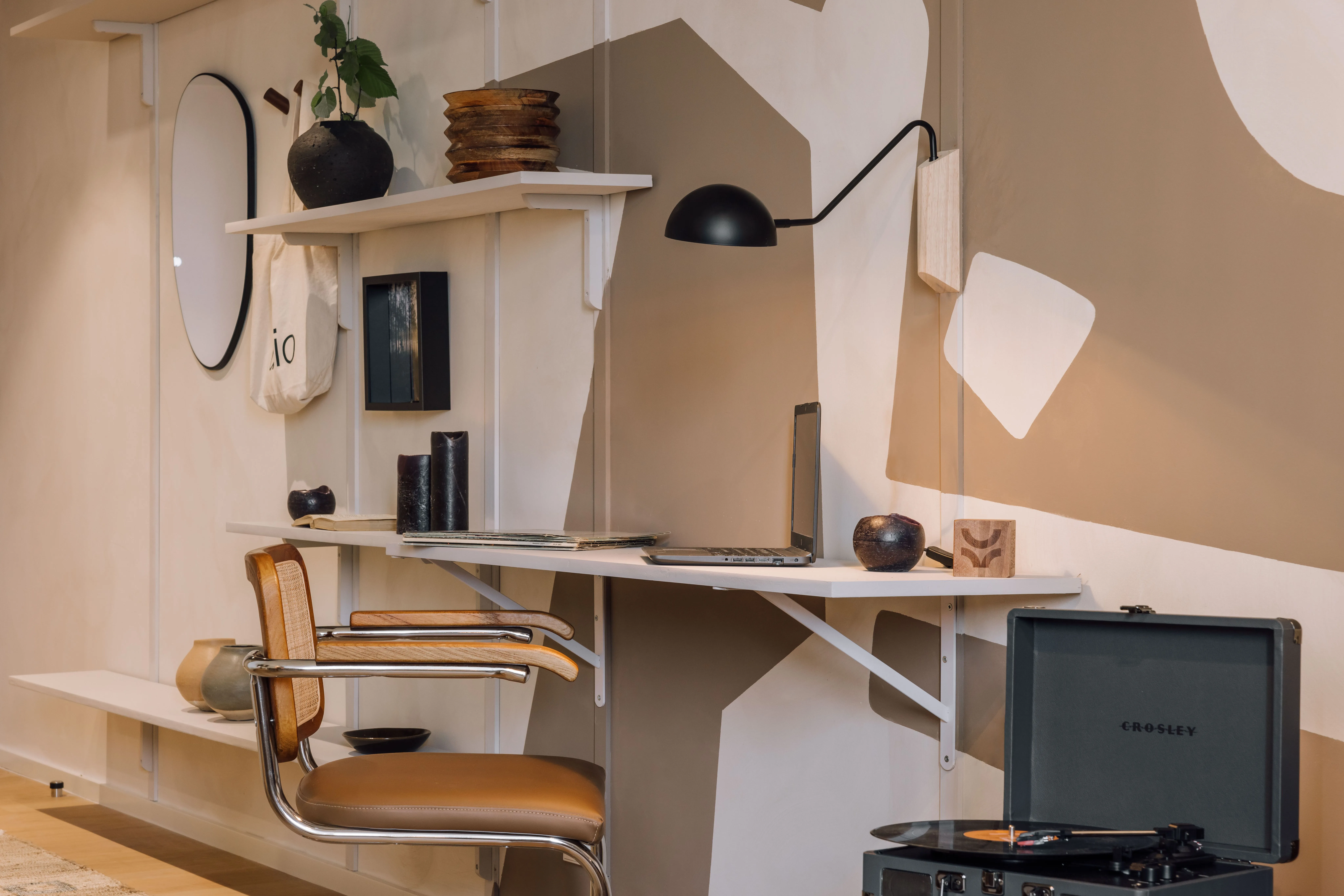 Sleek Lisbon Flat With Gigabit Internet & Premium Home Office For Digital Nomads #5