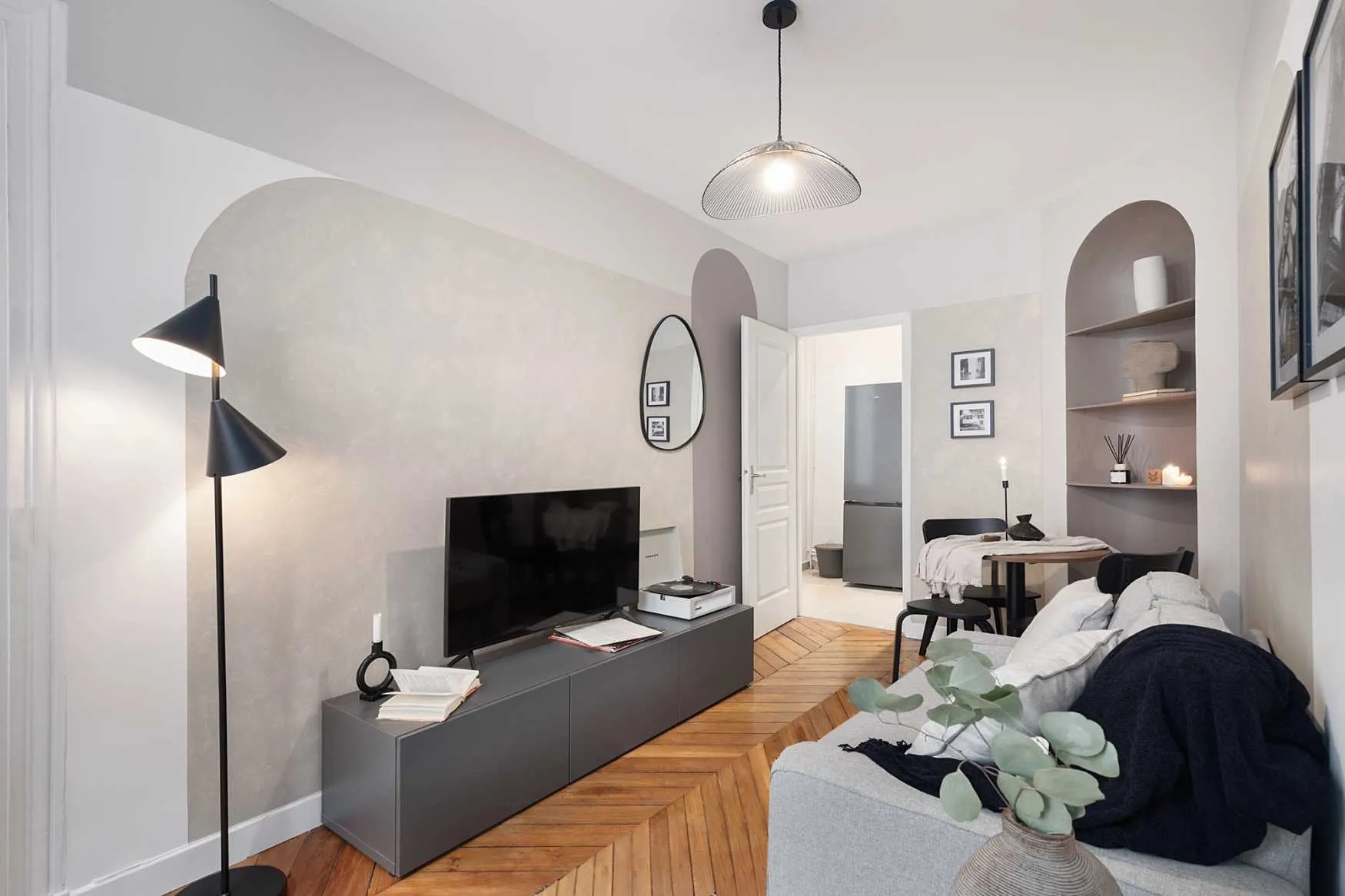 Cozy 37m2 Paris Flat With High-speed Fiber & Pro Home Office Setup For Digital Nomads #3