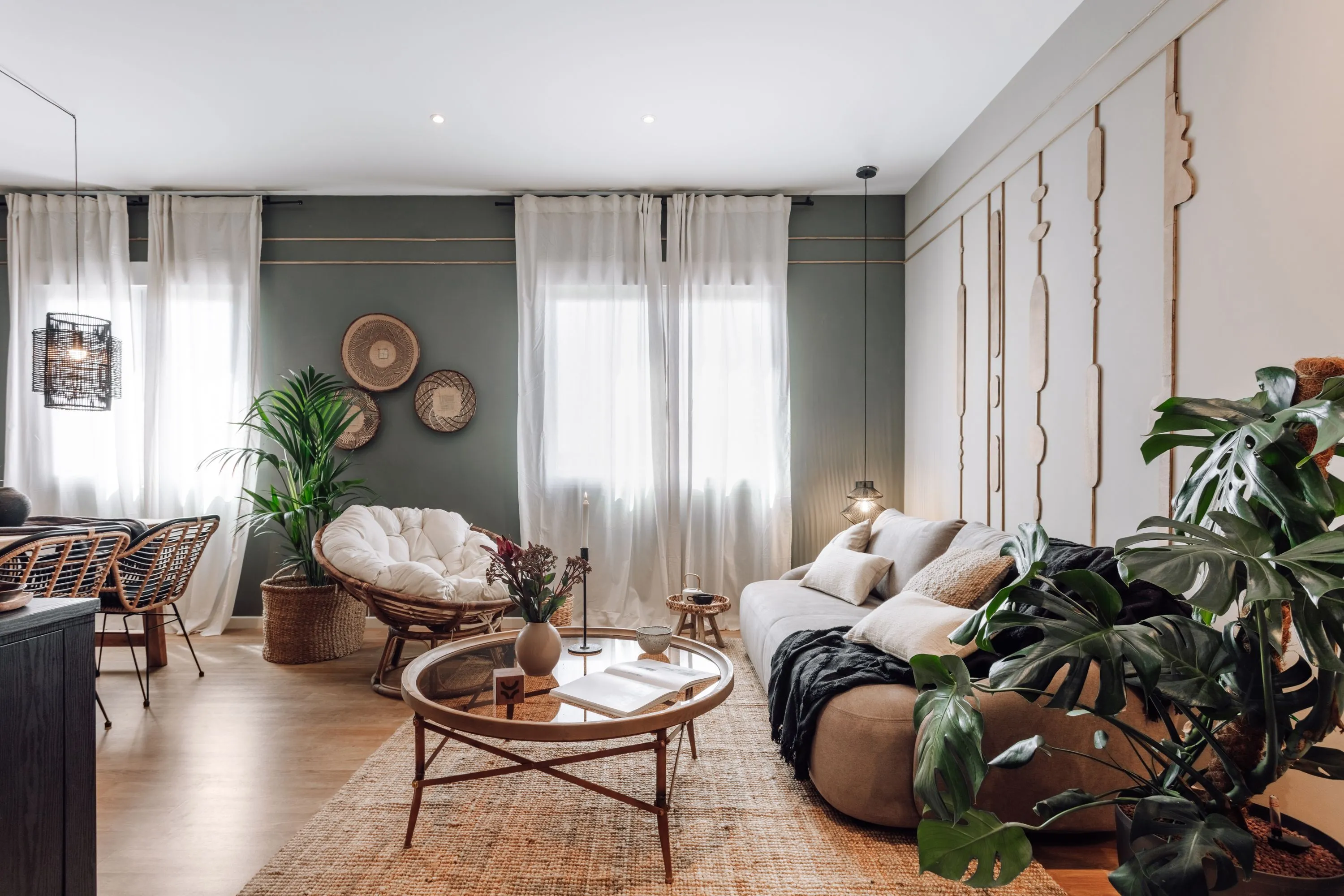 Airy Madrid Flat With Pro Home Office Setup And Modern Amenities For Remote Work #4