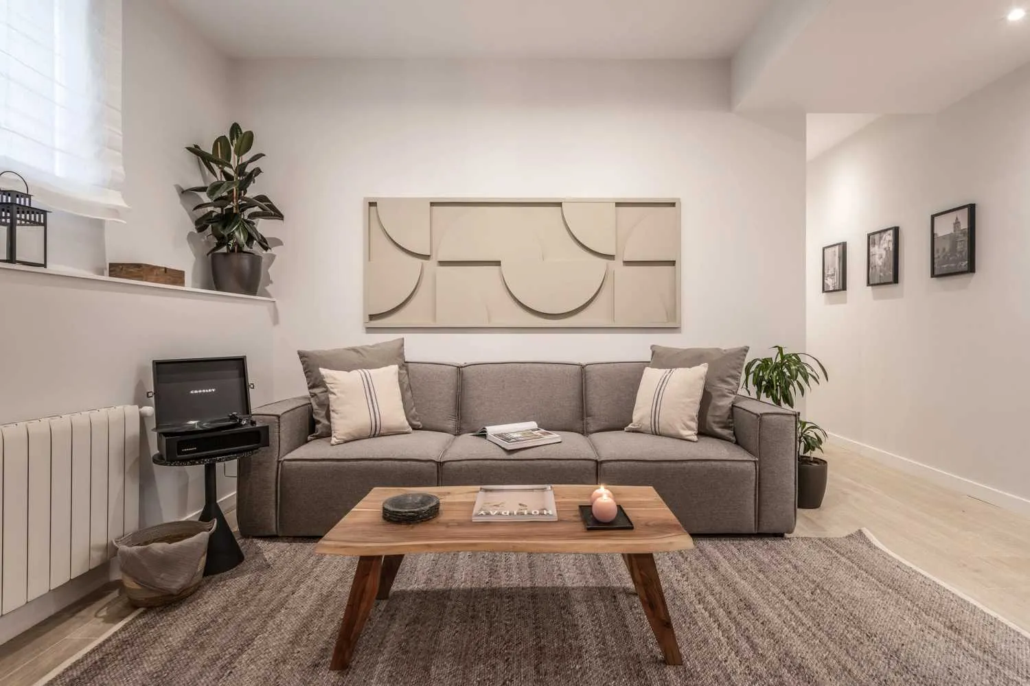 Modern Madrid Penthouse With Premium Home Office & Chef's Kitchen For Remote Work #5