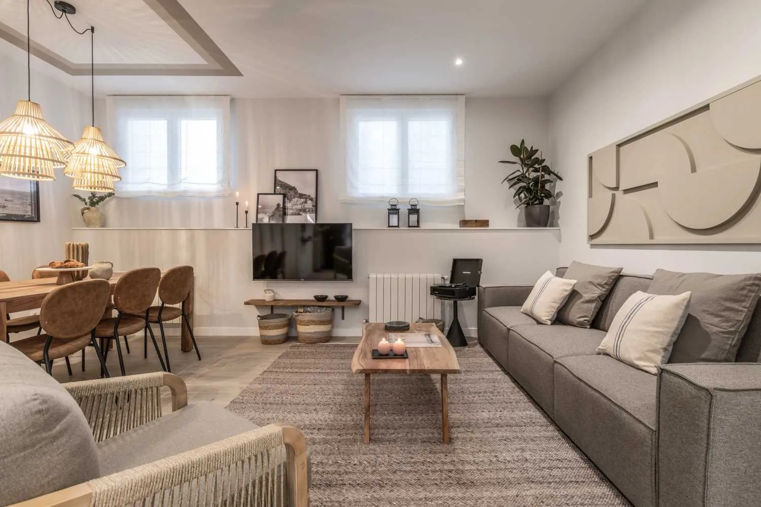 Modern Madrid Penthouse With Premium Home Office & Chef's Kitchen For Remote Work #3