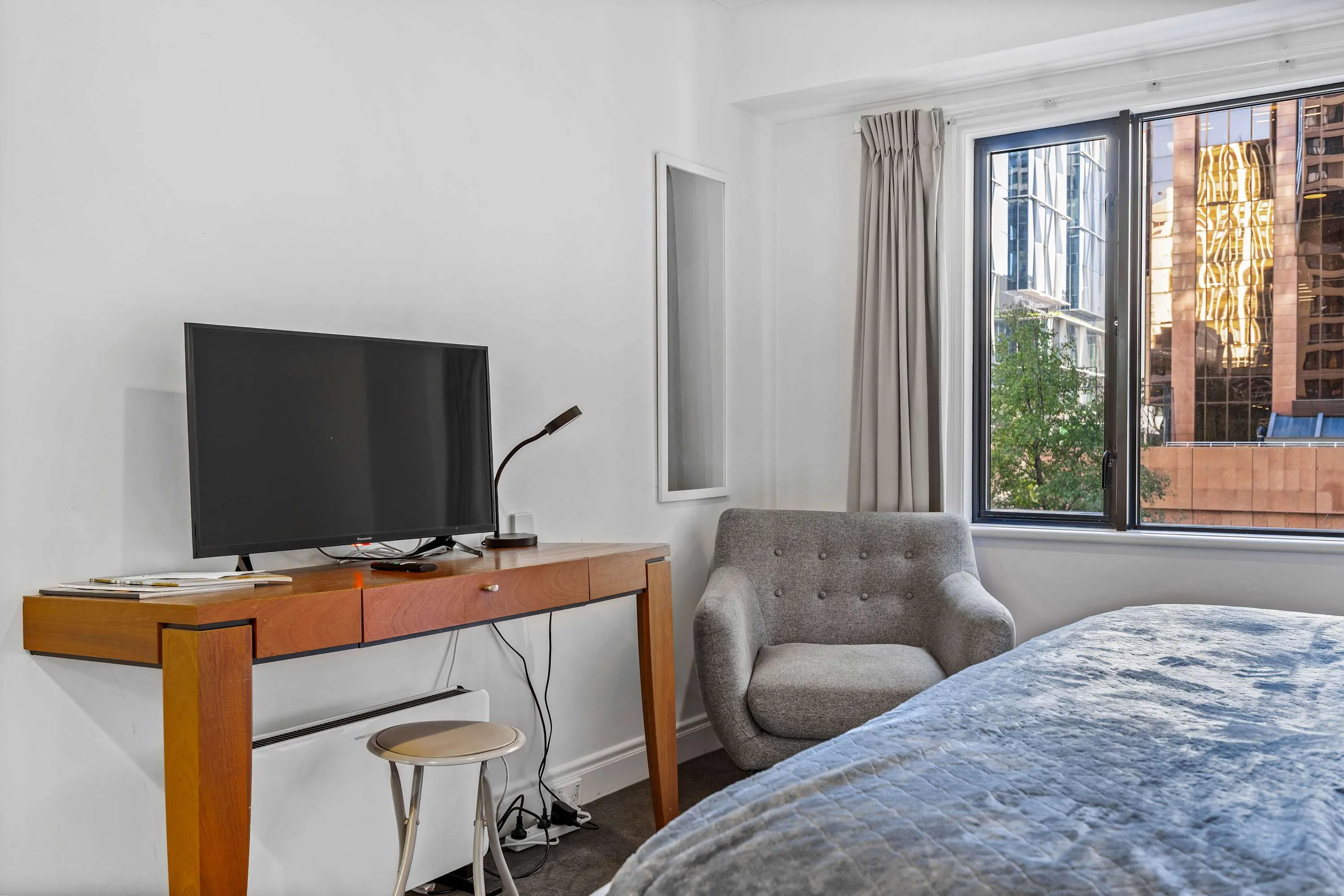 Impressive Cozy Studio In Auckland - Dedicated Desk, Fast Wifi, Gym & Pool #3