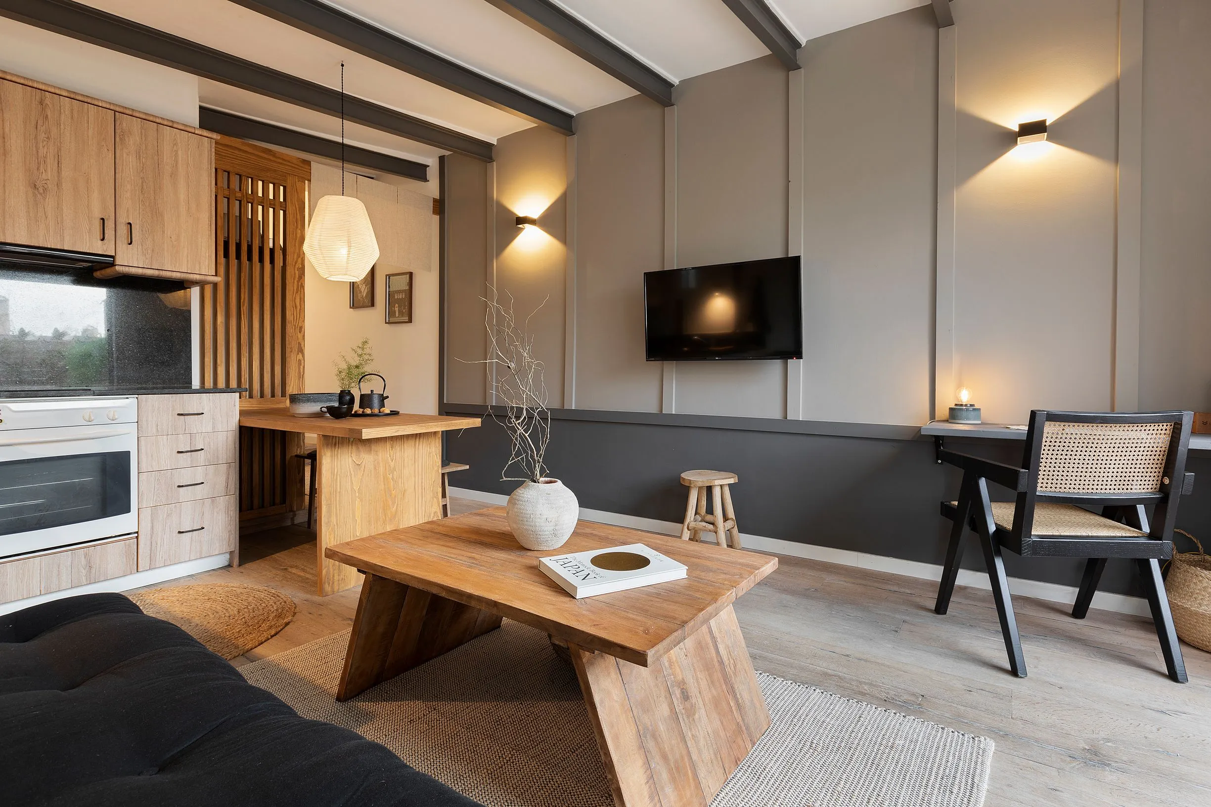 Sophisticated 50m2 Barcelona Flat With Private Office & Ultra-fast Fiber For Remote Work #3