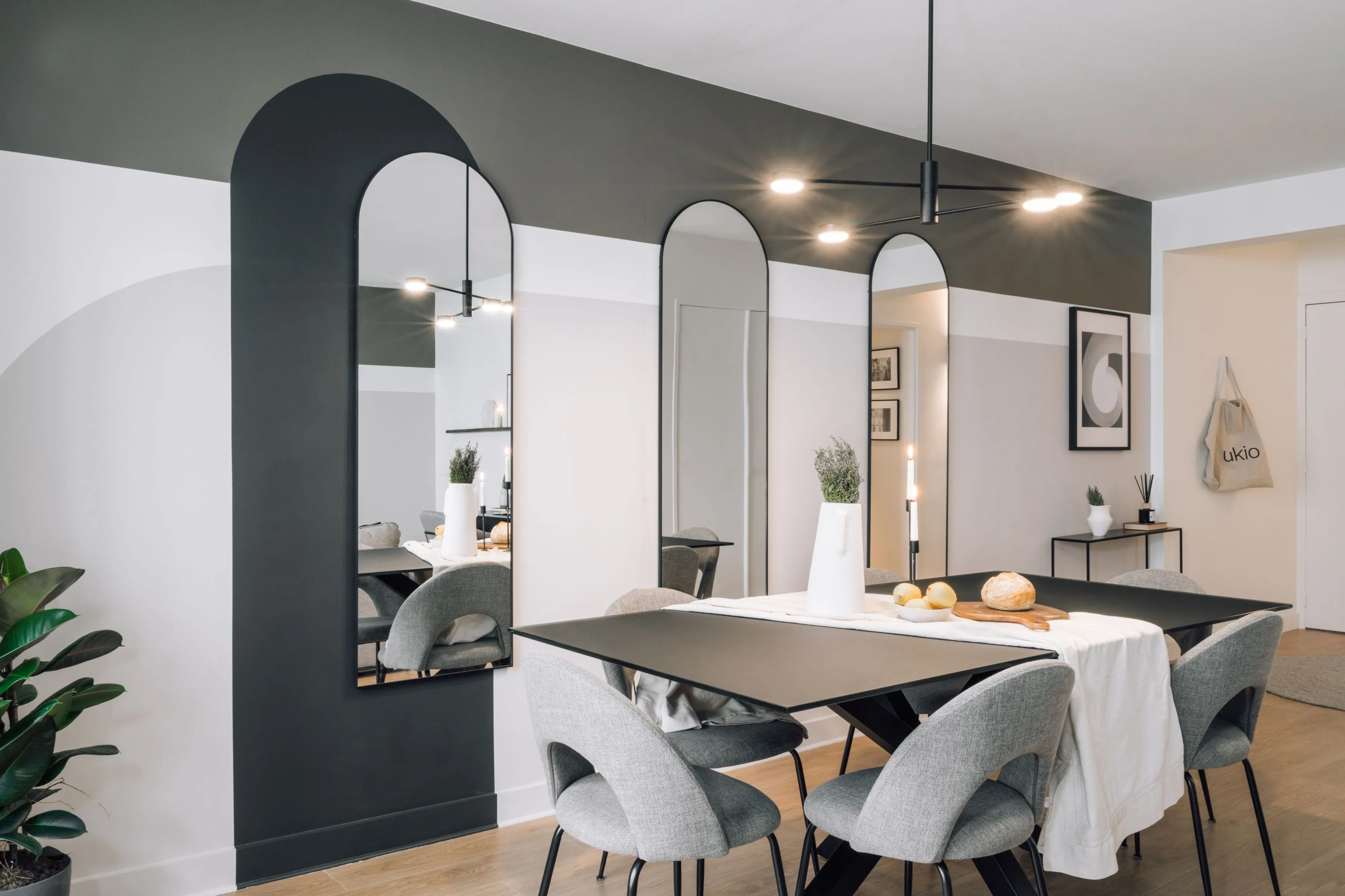 Urban Paris Flat With Private Office, Pro Monitors, And Fiber For Digital Nomads #4