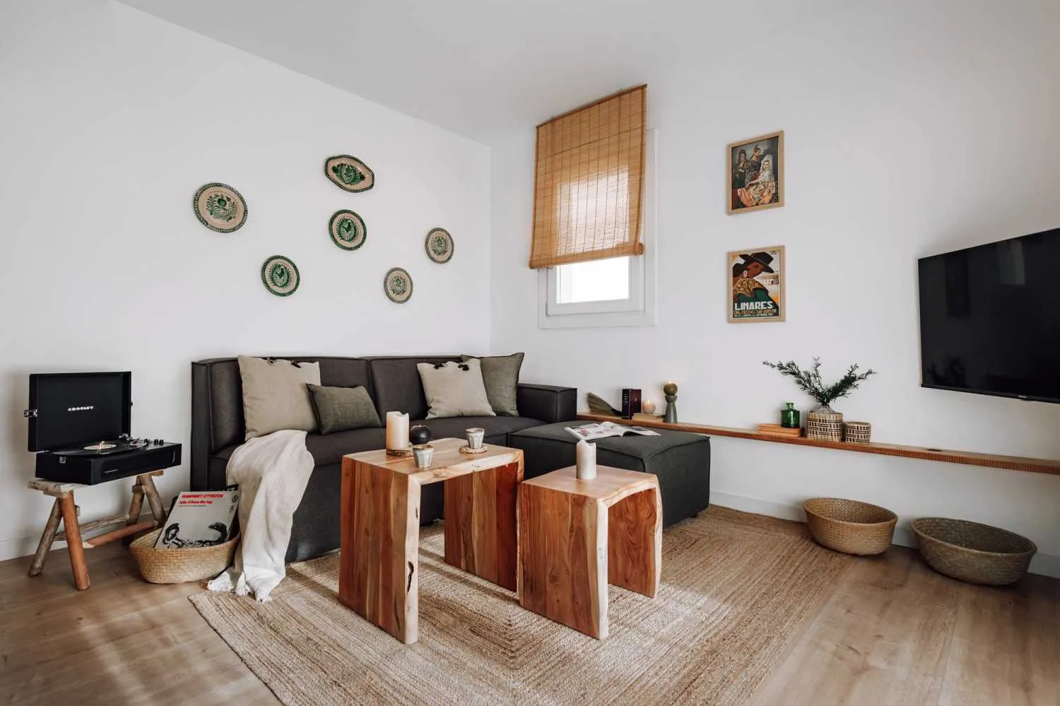 Spacious Barcelona Flat With Pro Workspace & Streaming Setup In Prime Location #4