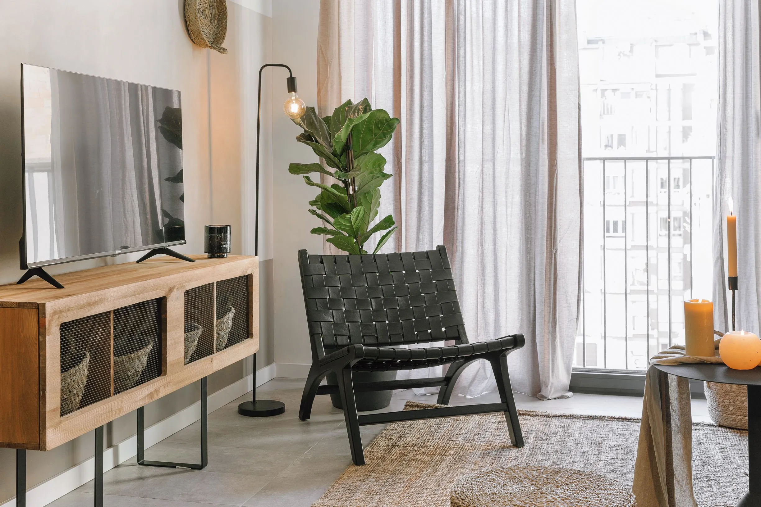 Modern 58m2 Barcelona Flat With Gigabit Internet And Dual Monitors For Digital Nomads #3