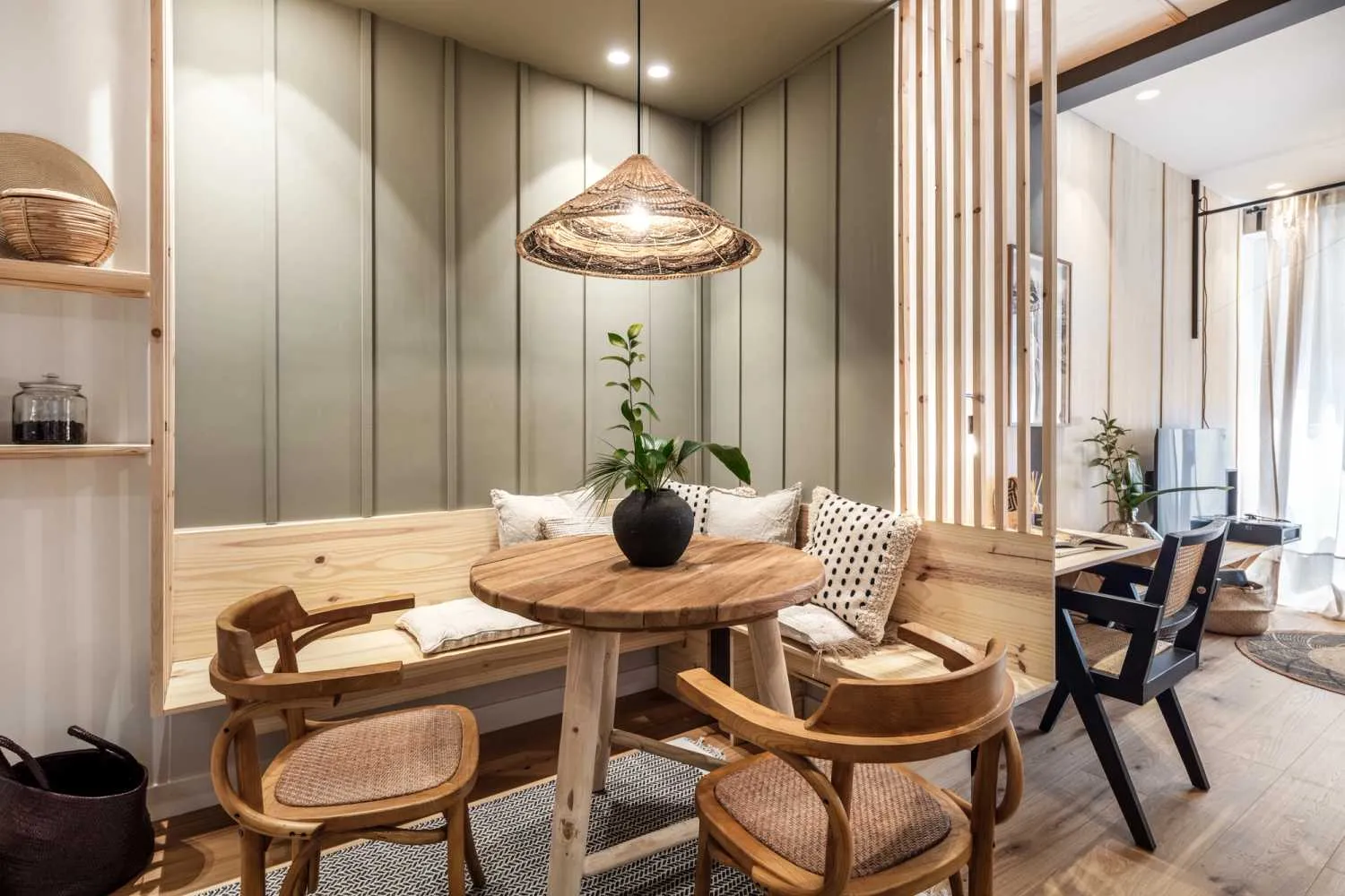 Refined Madrid City Flat With Gigabit Internet & Pro Workspace For Digital Nomads #5