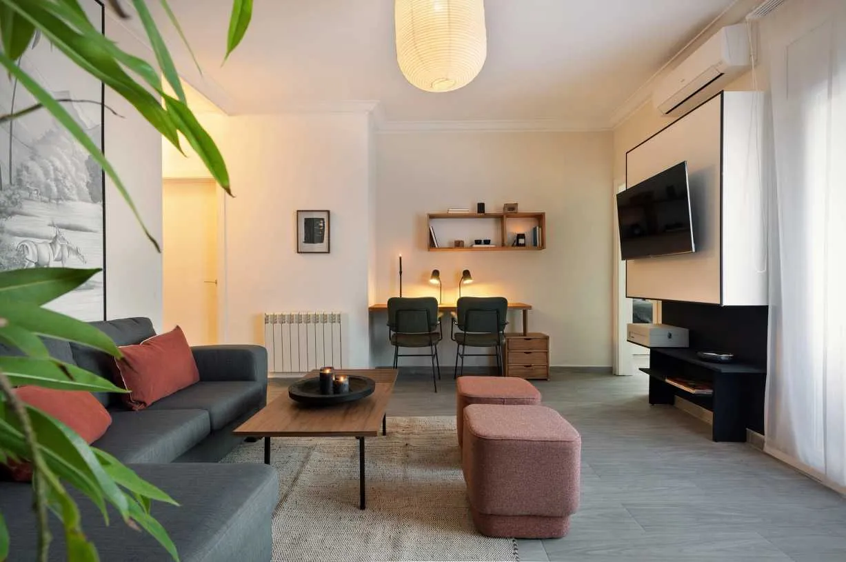 Elegant Barcelona Apartment With Premium Home Office Setup And Fast Wifi For Remote Work #2