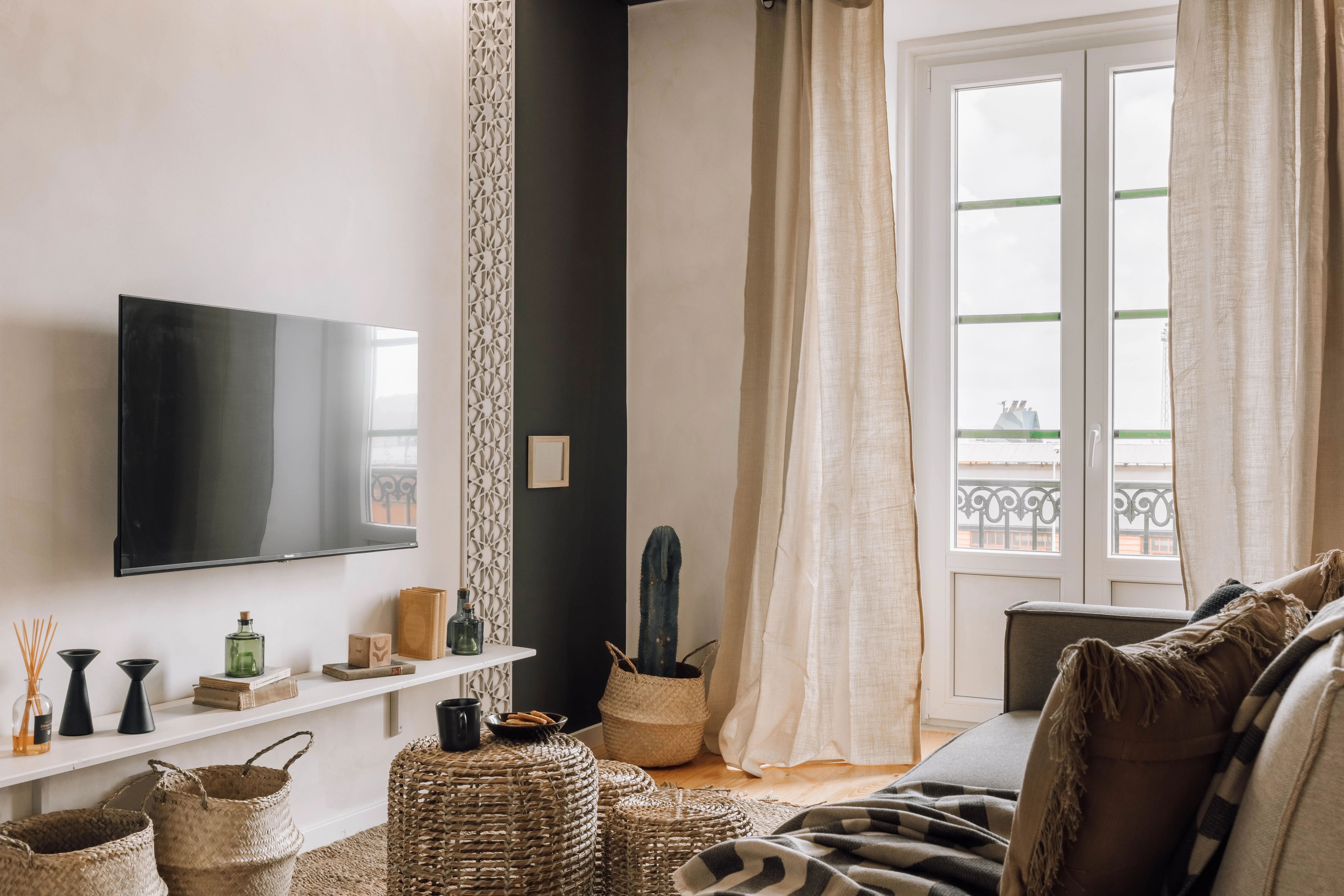 Airy Lisbon Flat With Gigabit Internet And Pro Workspace For Digital Nomads #2
