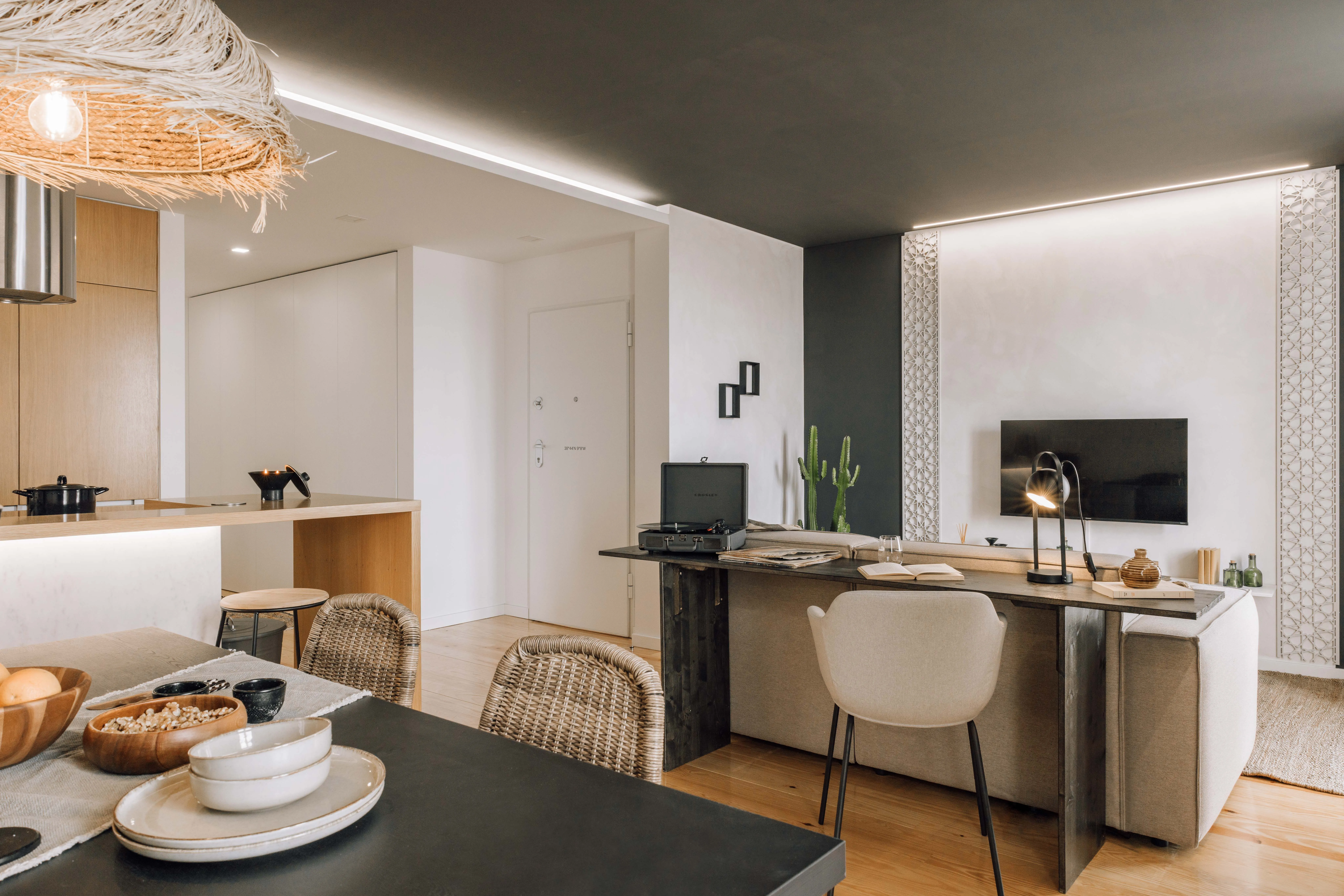 Airy Lisbon Flat With Gigabit Internet And Pro Workspace For Digital Nomads #5