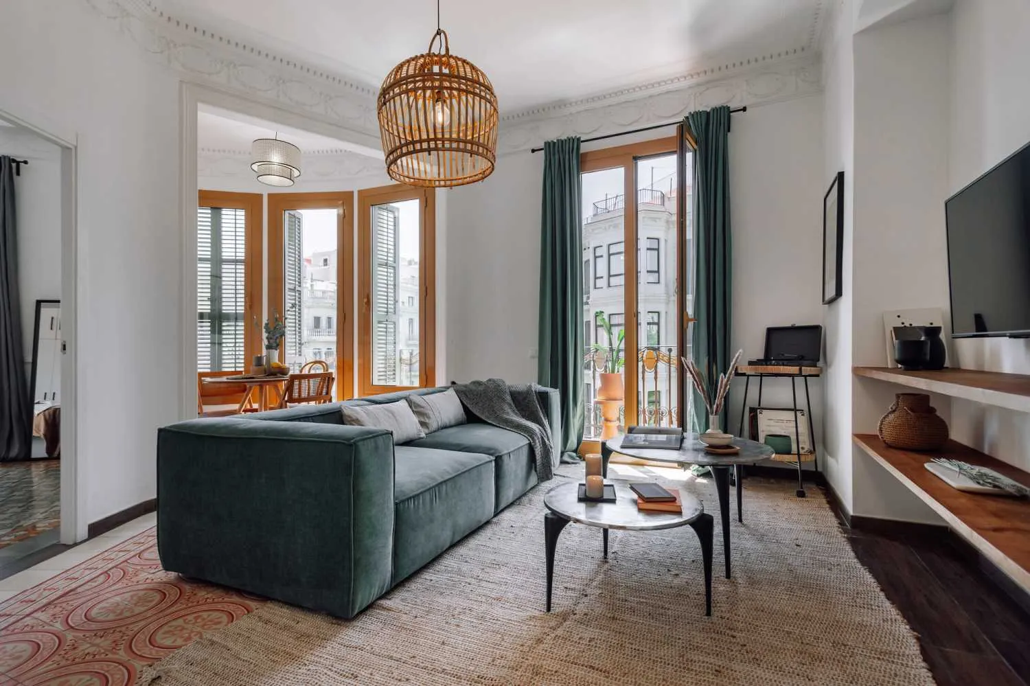 Upscale Barcelona Flat With Pro Monitors & Streaming Setup For Digital Nomads #2