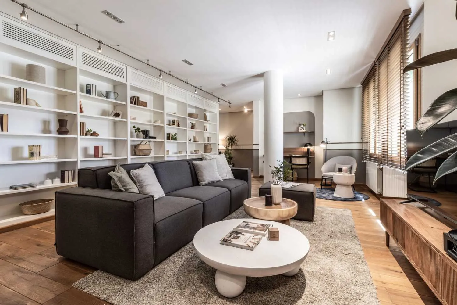 Elegant Sky Home In Madrid With Premium Remote Work Setup And Expansive Living Space #2