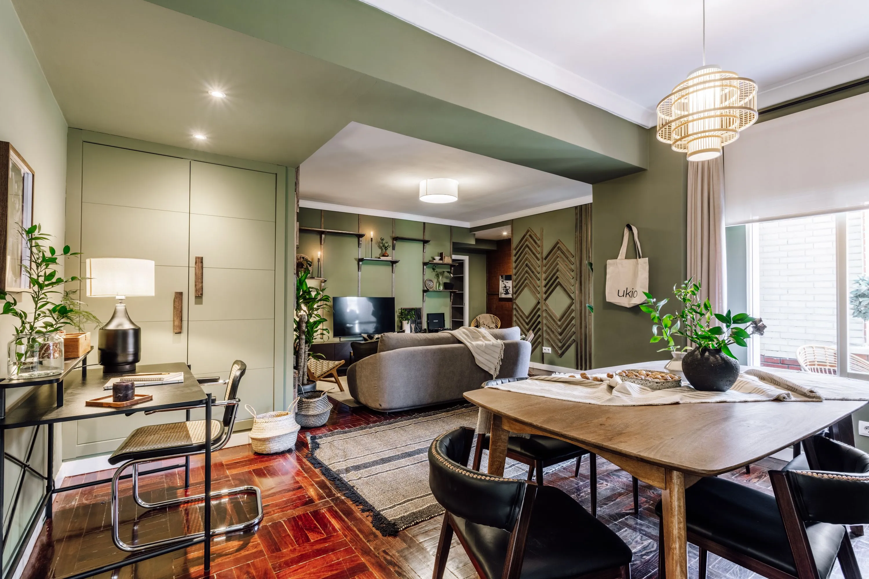 Impressive Madrid Flat With Gigabit Internet & Pro Home Office Setup For Remote Work #5