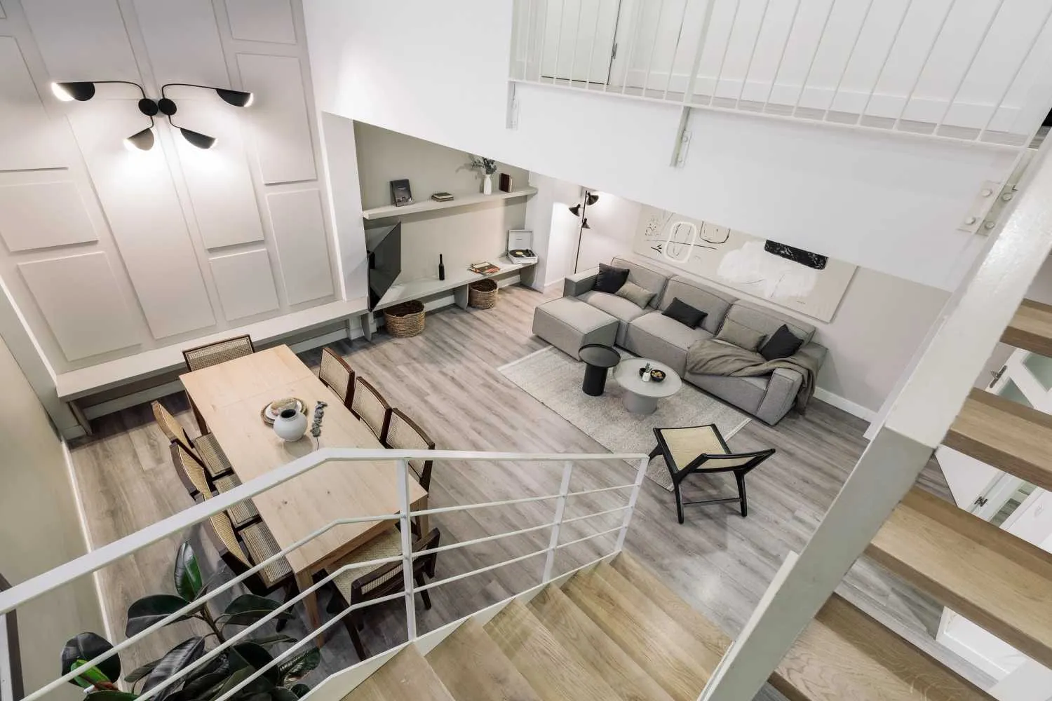 Vast Barcelona Flat With Dedicated Office & Gigabit Internet For Digital Nomads #5