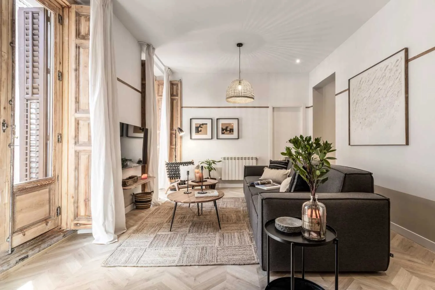 Elegant Madrid Flat With High-speed Fiber & Professional Home Office Setup #2