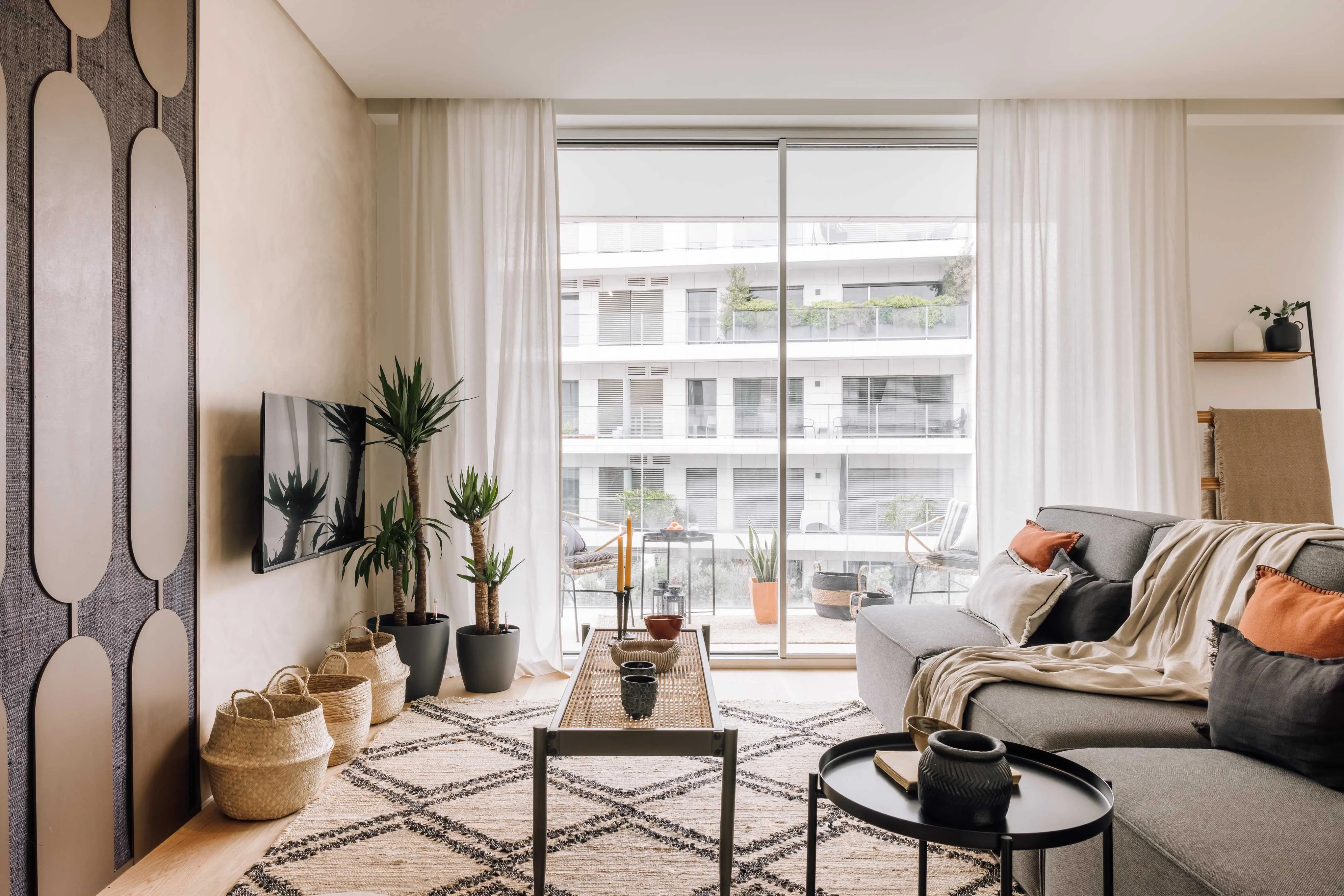 Spacious Lisbon Flat With Gigabit Internet & Ergonomic Setup For Remote Work #4