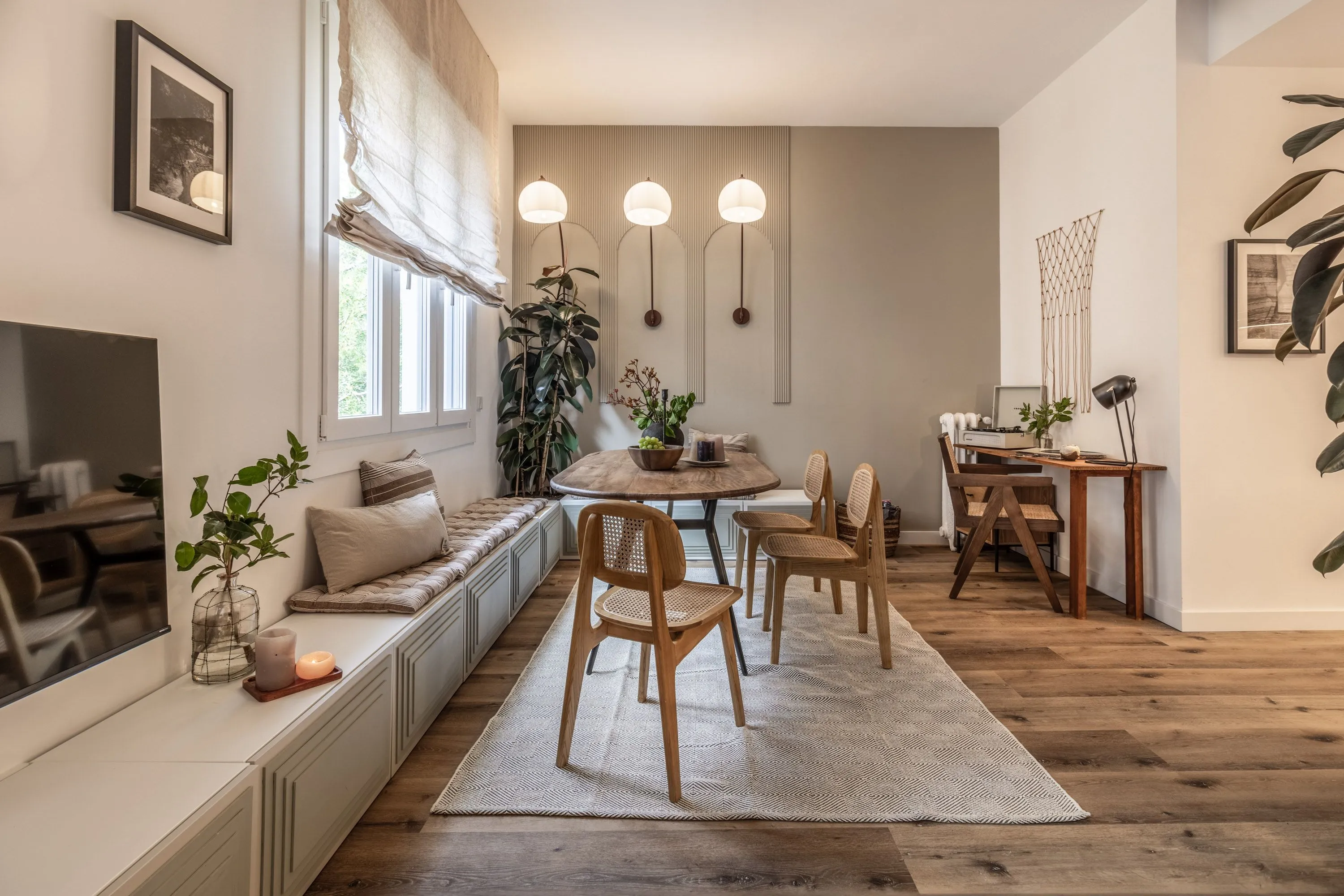 Sleek Madrid Flat With High-speed Fiber, Dual Monitors & Streaming Setup For Digital Nomads #3