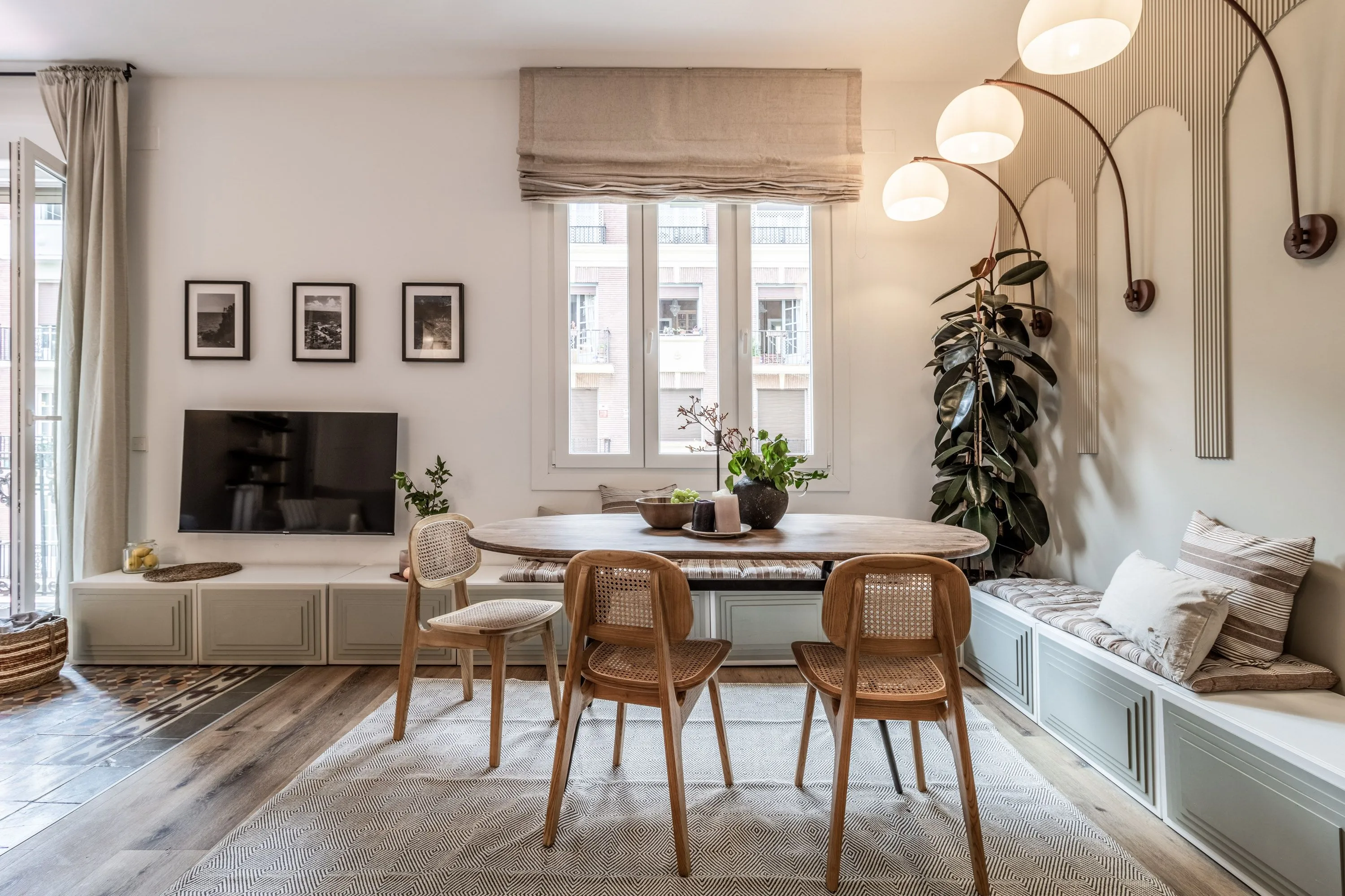Sleek Madrid Flat With High-speed Fiber, Dual Monitors & Streaming Setup For Digital Nomads #4