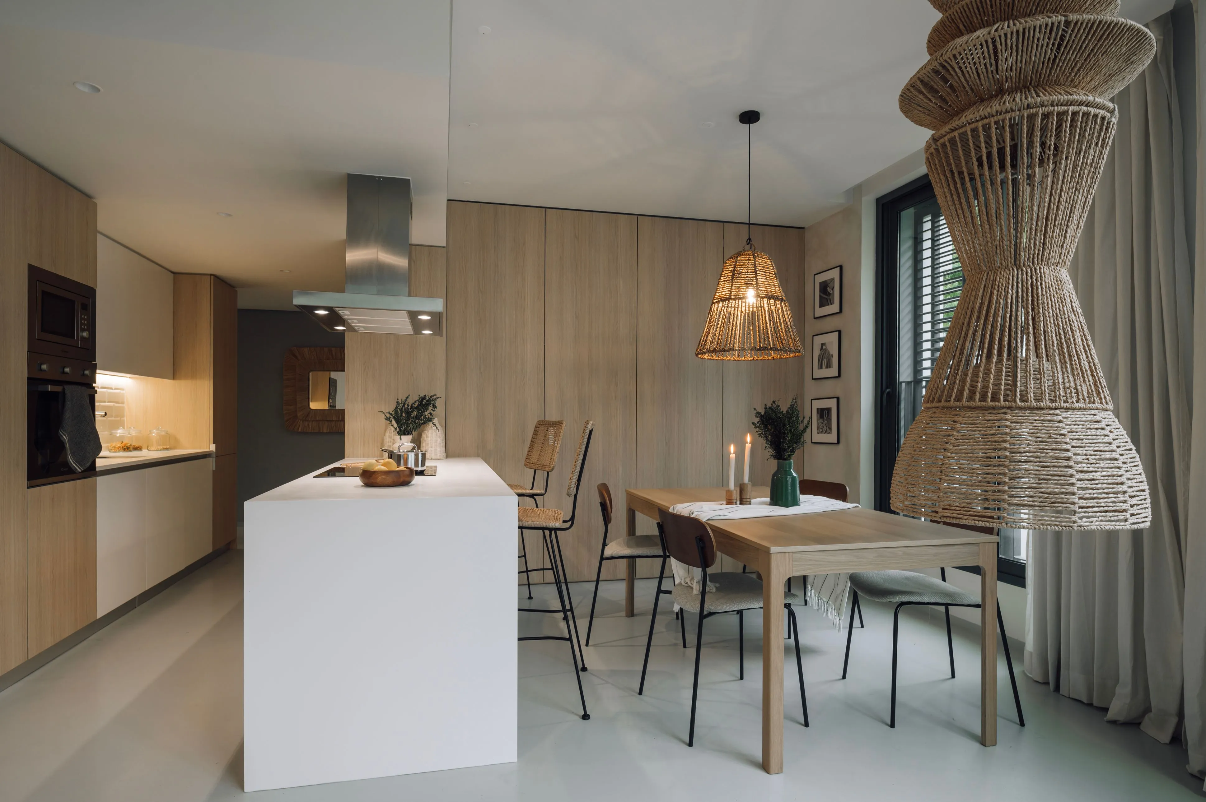 Sophisticated Lisbon Flat With Ultra-fast Wifi & Dual Monitors For Remote Work #2