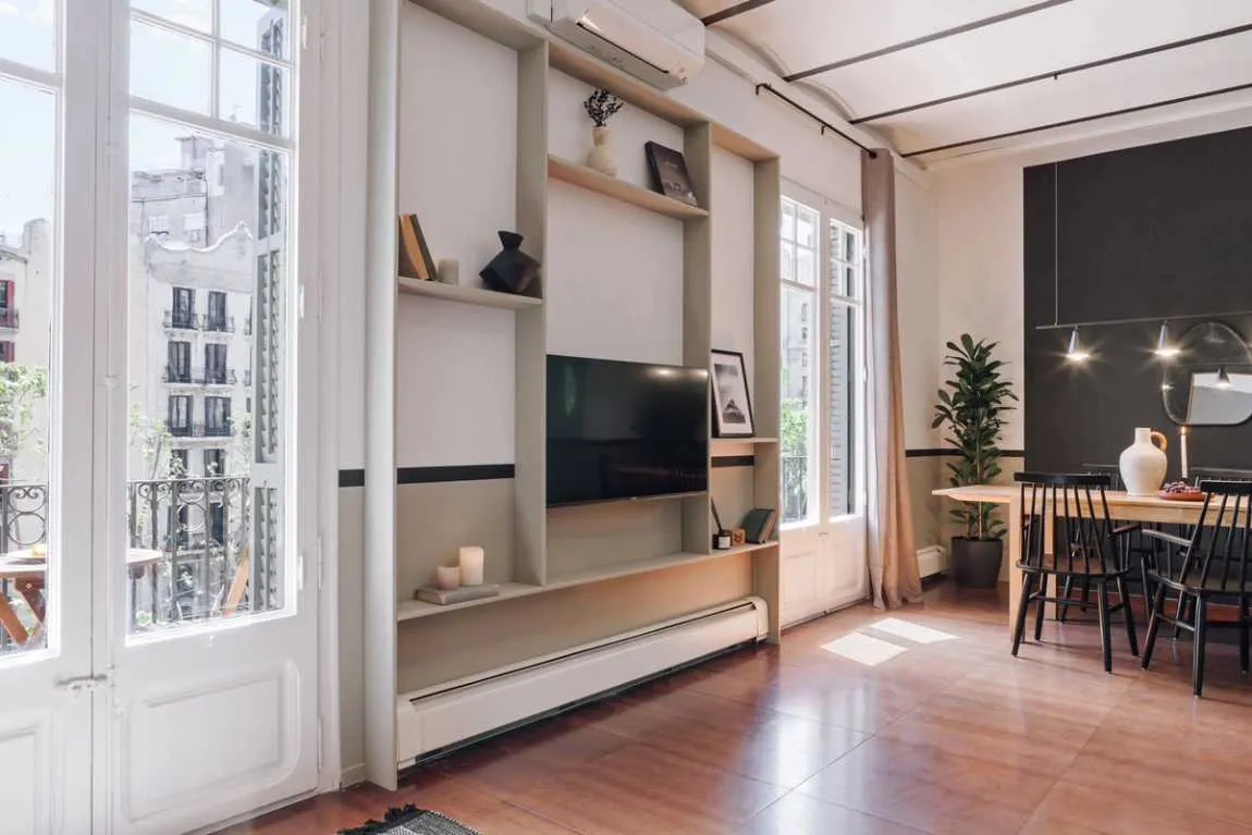 Luxurious Barcelona Flat With High-speed Internet & Pro Home Office, 2br, Full Kitchen #4