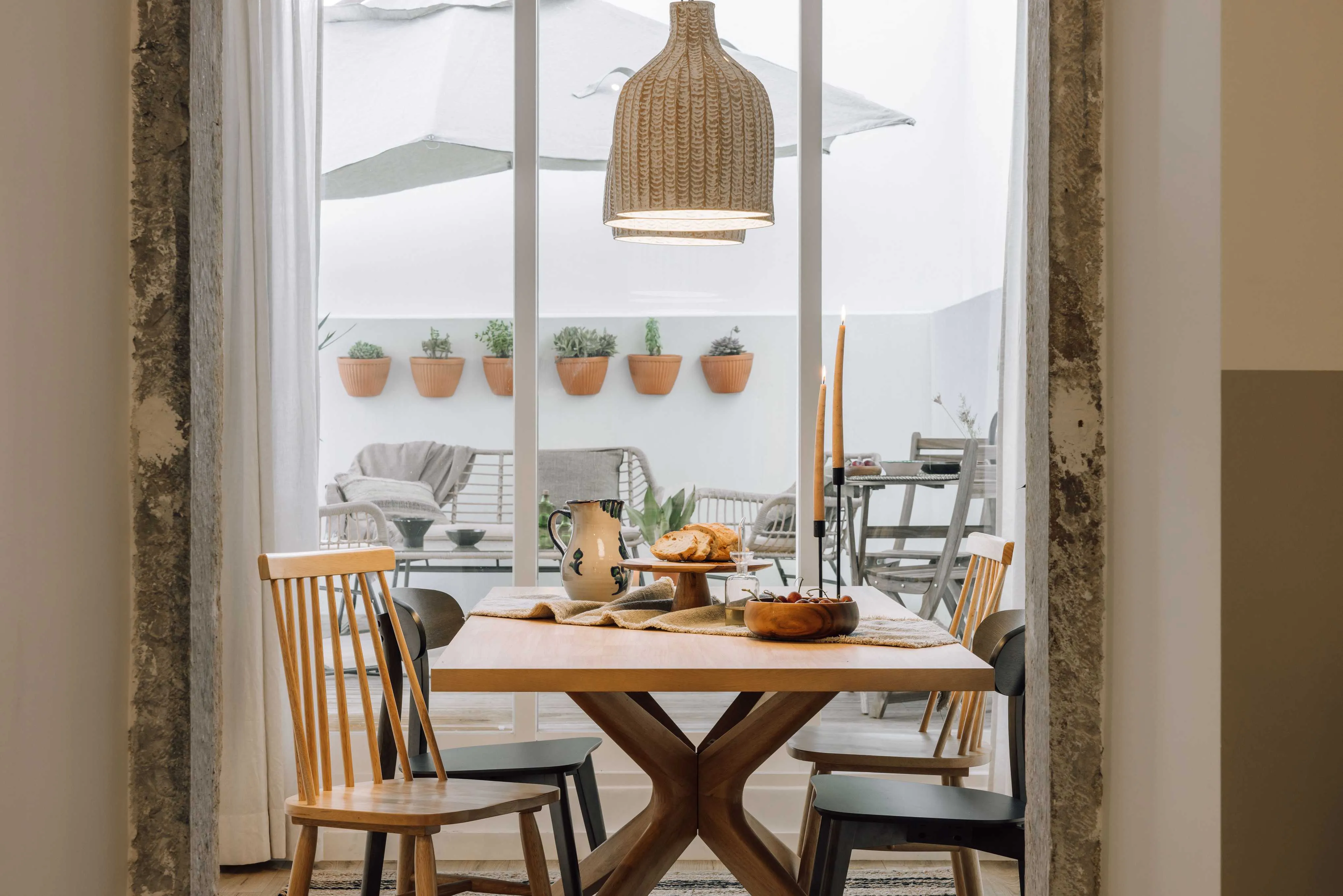 Airy Lisbon Flat With Pro Workstation & High-speed Fiber For Remote Professionals #3