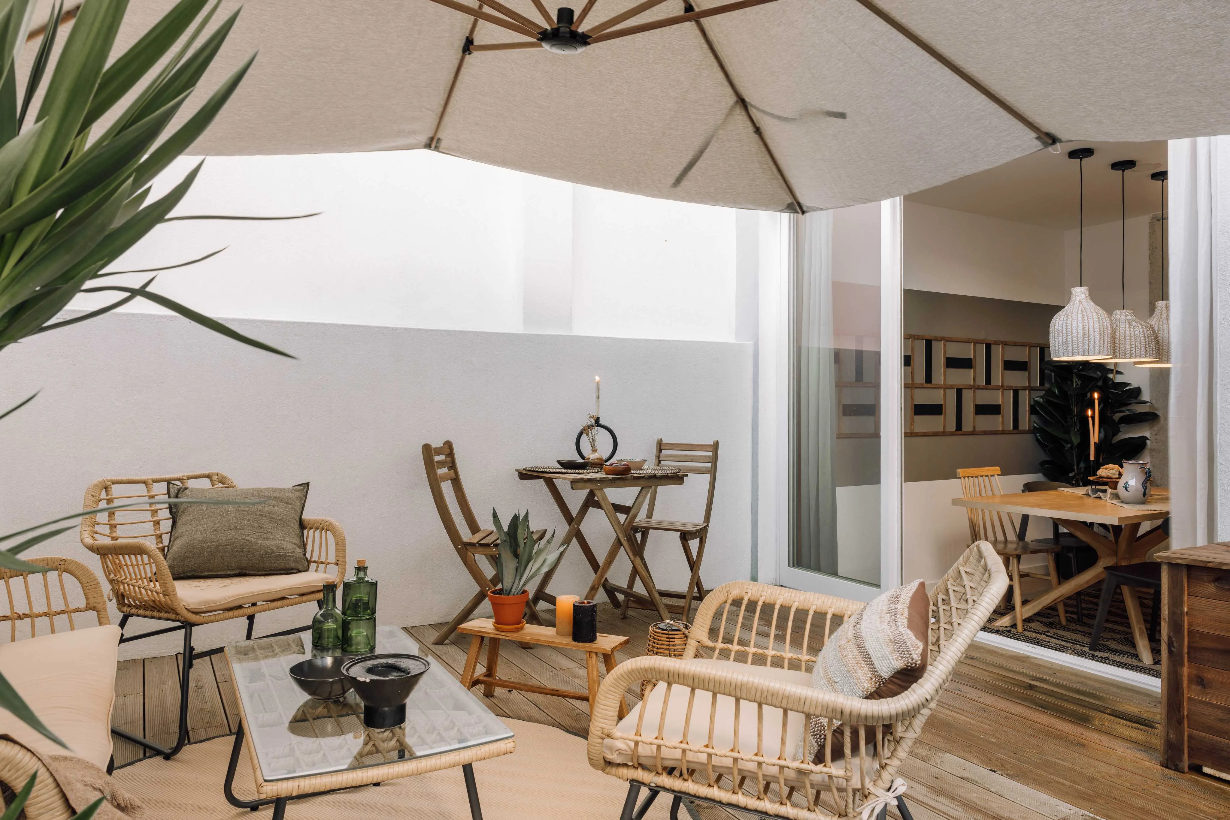Airy Lisbon Flat With Pro Workstation & High-speed Fiber For Remote Professionals #2