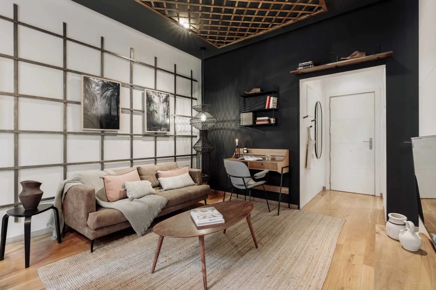 Spacious Designer 55m2 Flat With Pro Home Office & Streaming Setup In Barcelona #4