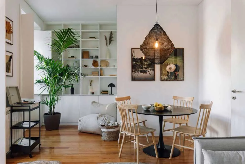 Generous Designer Lisbon Flat With Dual Monitors & Pro Workspace Setup For Digital Nomads #4
