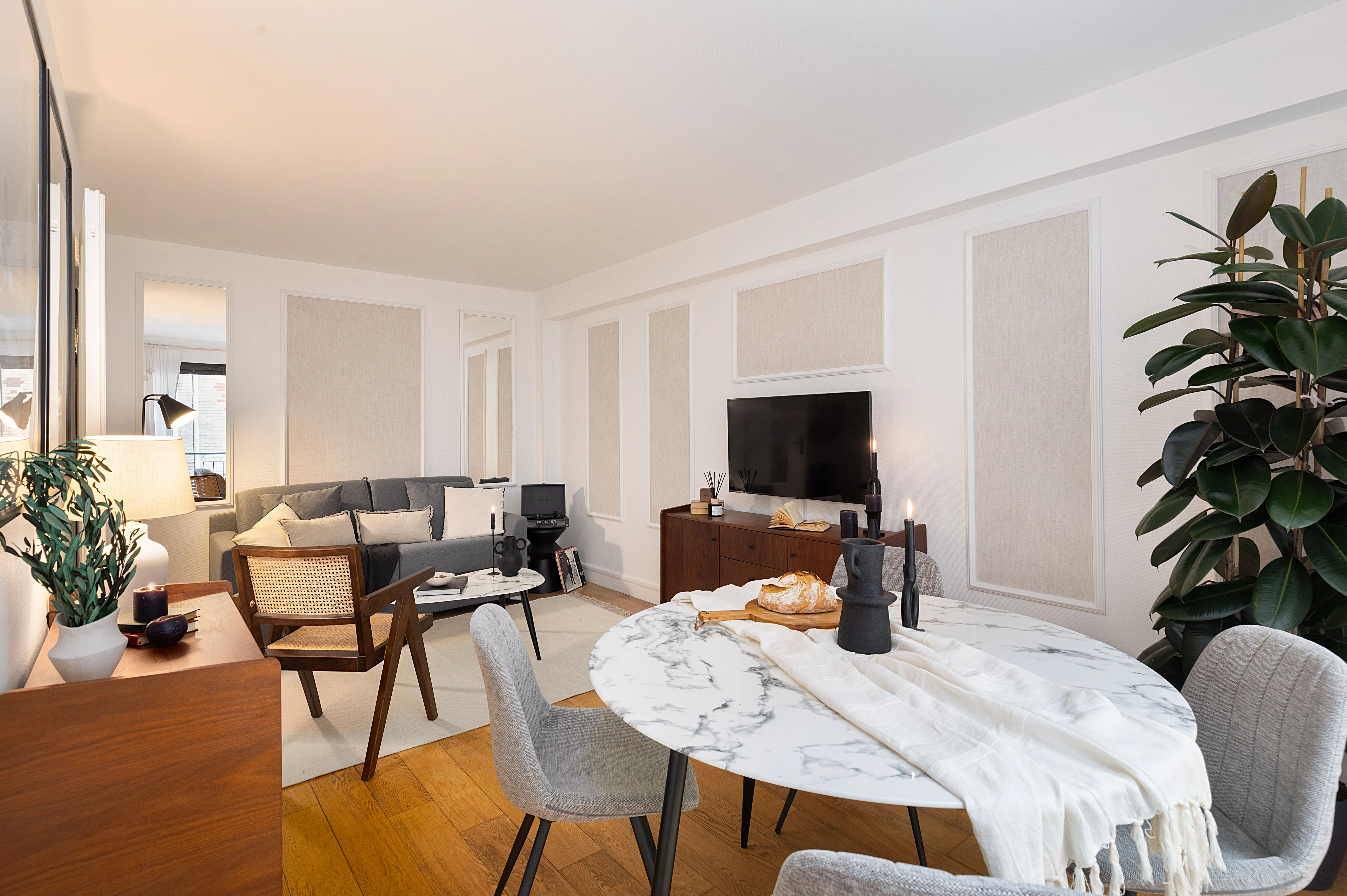 Sophisticated 41m2 Paris Flat With Ultra-fast Wifi, External Displays & Ergonomic Workspace #5