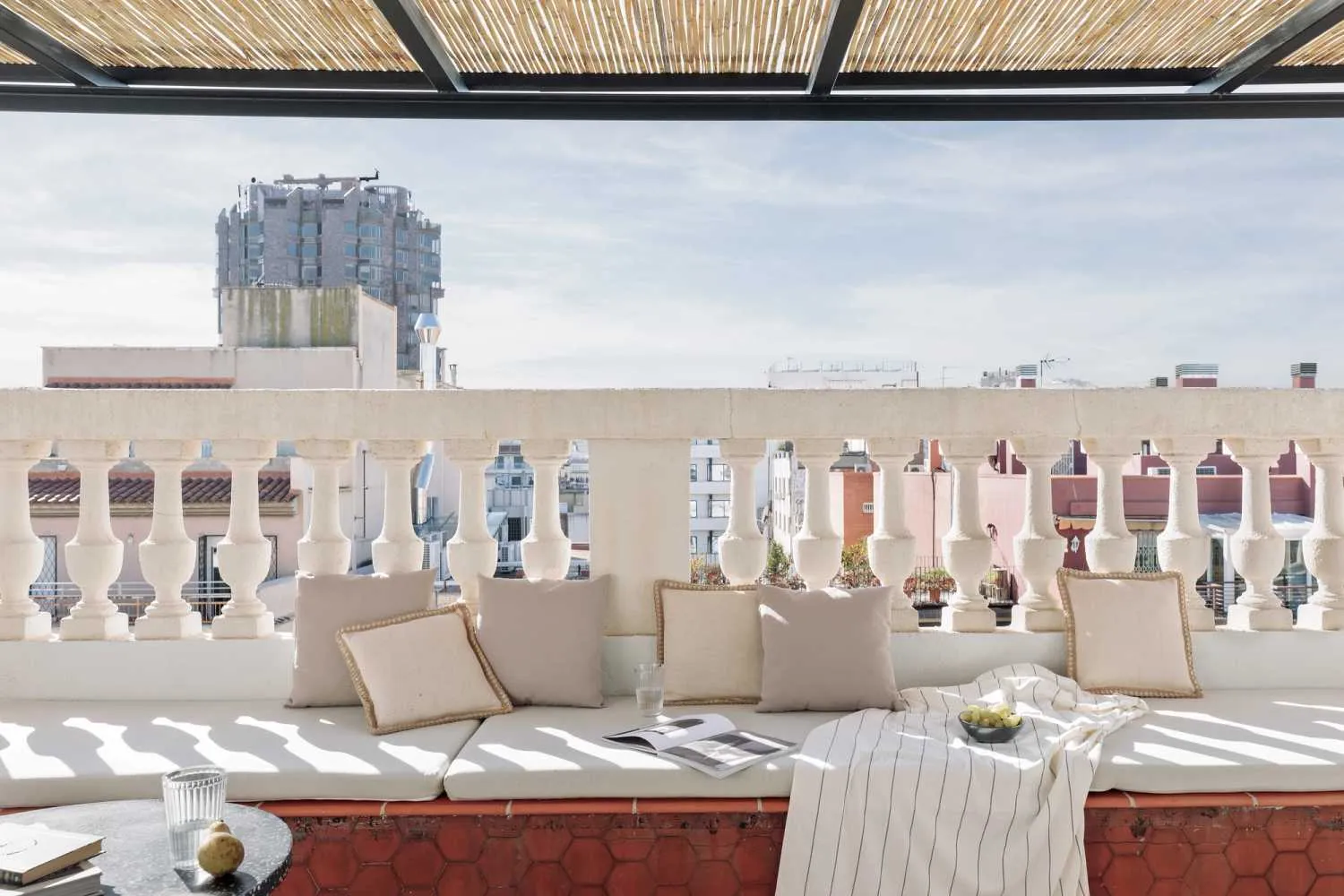 Luxurious 54m2 Barcelona Flat With Ultra-fast Wifi And Premium Home Office Setup #2