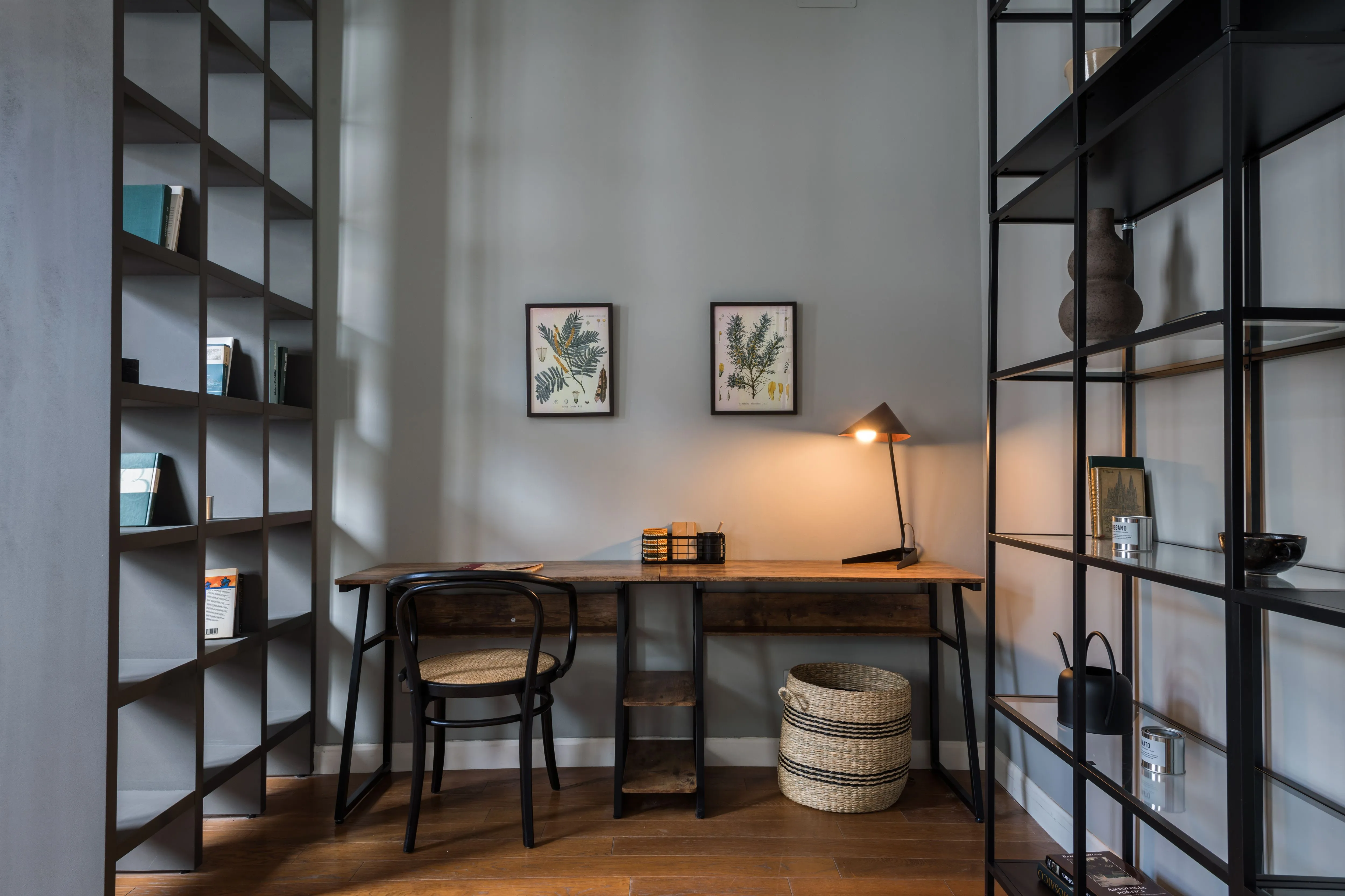 Stylish Madrid Flat With Ultra-fast Wifi, Dual Monitors & Pro Home Office Setup #5