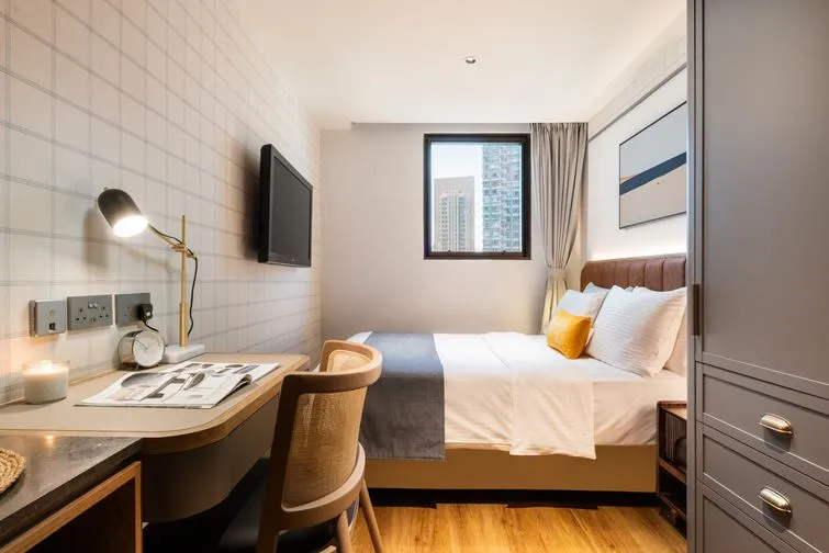 Superior Queen Mid – Hollywood, Sheung Wan, Hong Kong #2