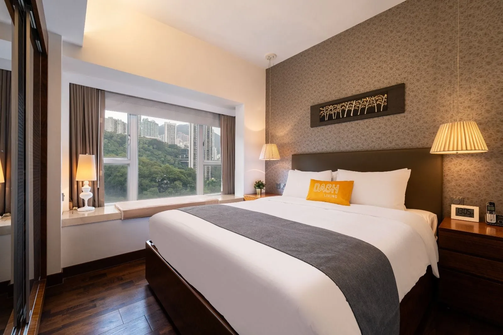 Luxury 1-Bedroom Apartment (High Floor) – Wan Chai, Hong Kong #2
