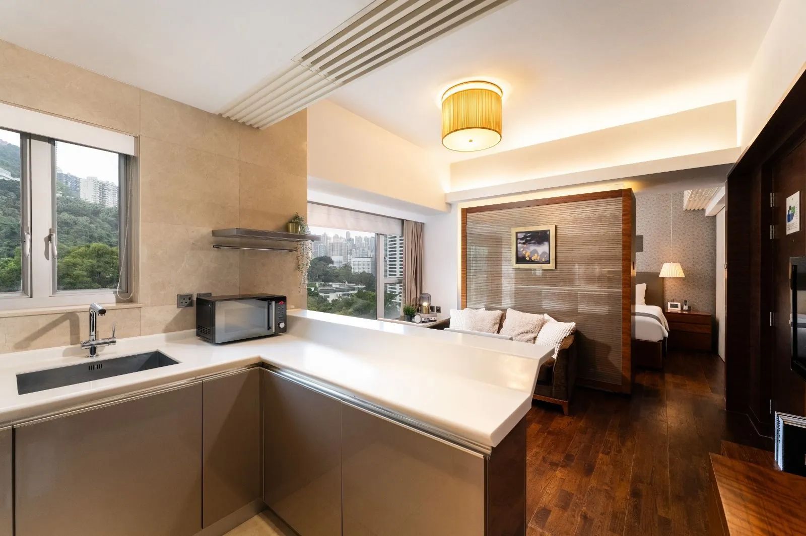 Luxury 1-Bedroom Apartment (High Floor) – Wan Chai, Hong Kong #4