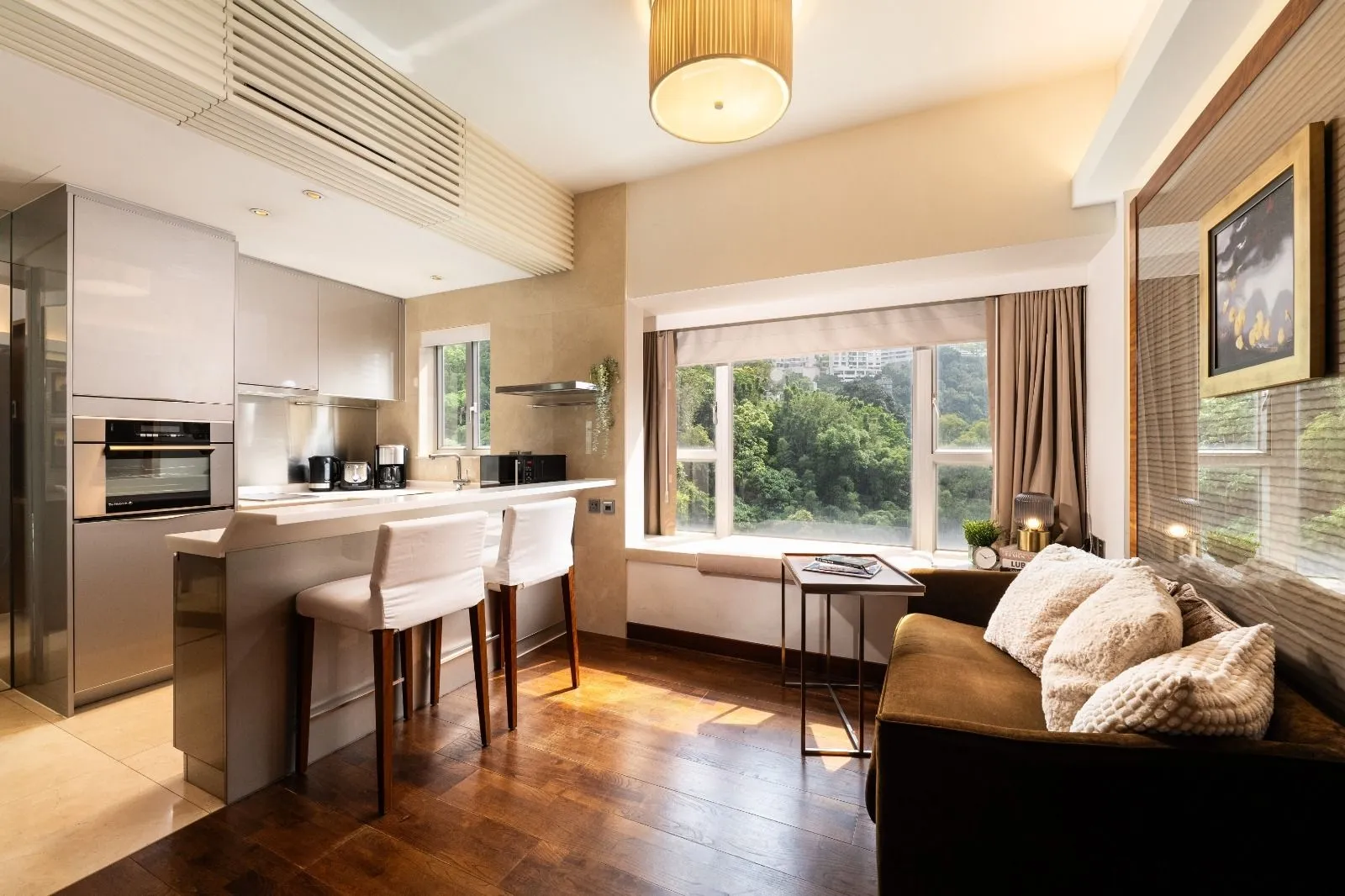 Luxury 1-Bedroom Apartment (High Floor) – Wan Chai, Hong Kong