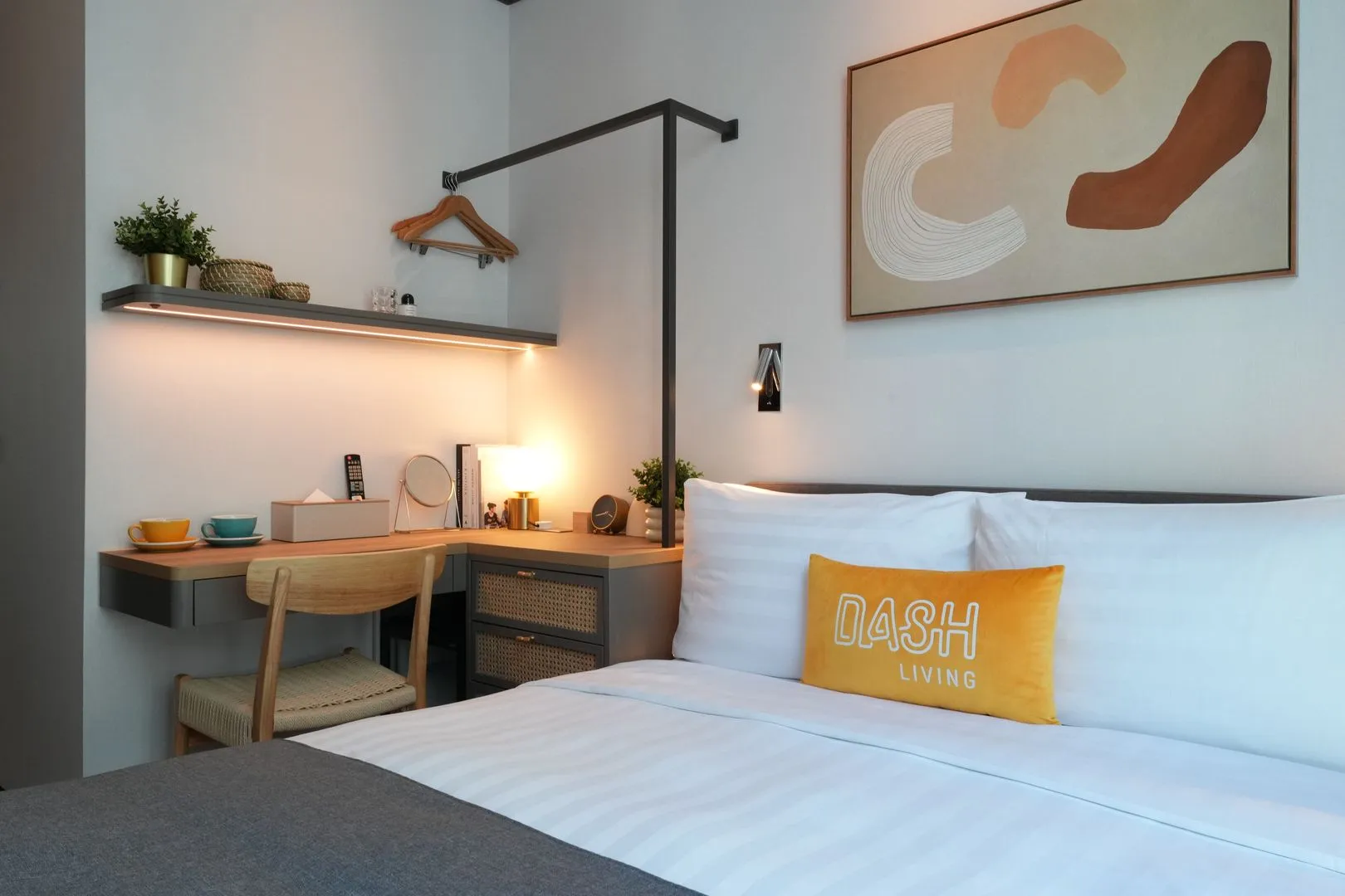 Deluxe Queen Room (High Floor) – Central, Hong Kong #2