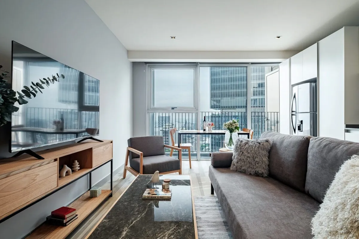 Chic Cozy Studio With Dedicated Workspace In Midtown For Remote Work