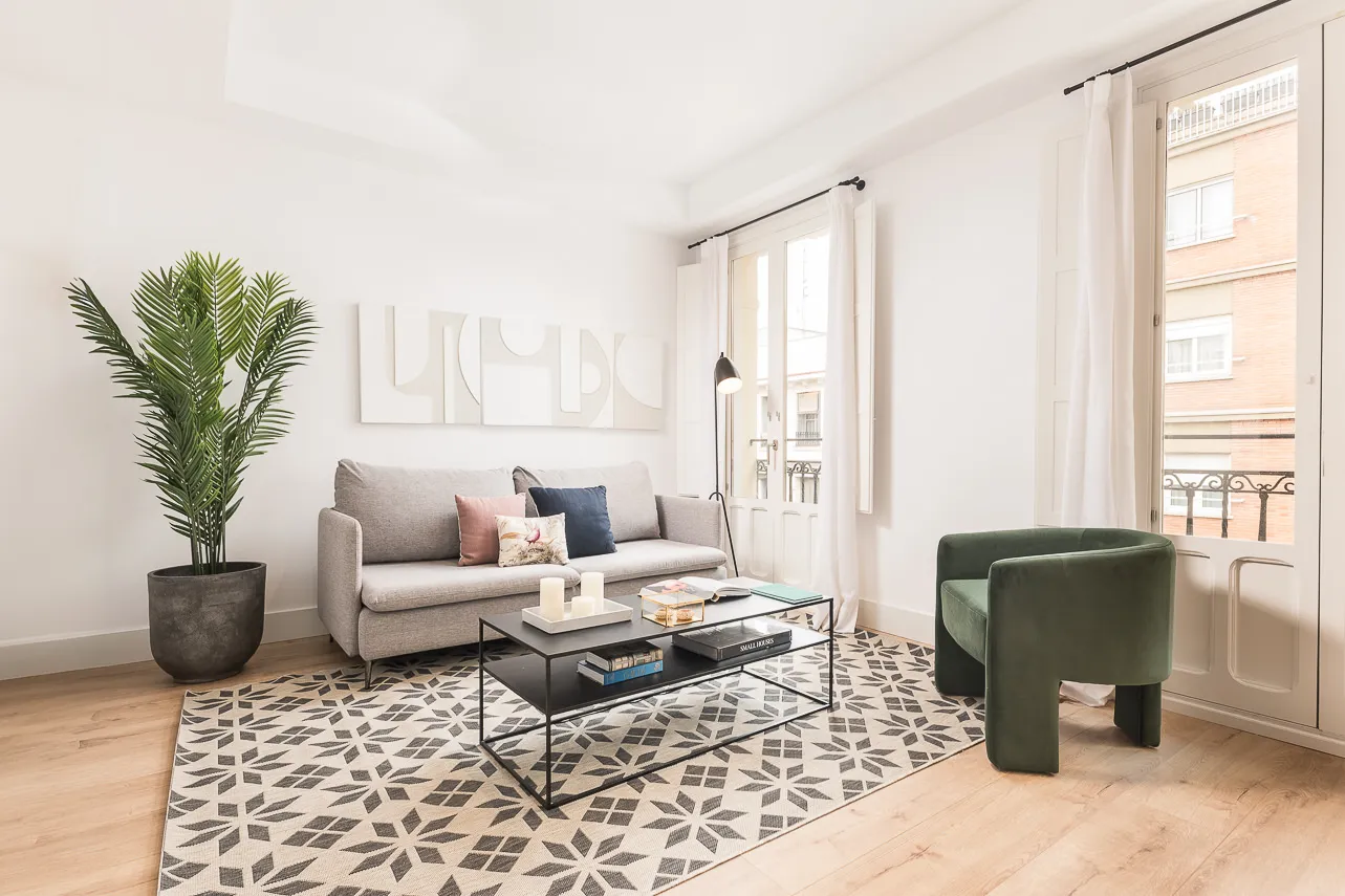 Modern Madrid Flat With Dedicated Home Office Space For Remote Work #3