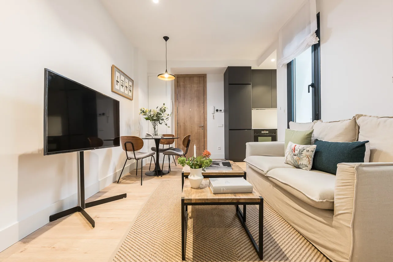 Spacious Designer Flat With Dedicated Home Office In Madrid Center #4