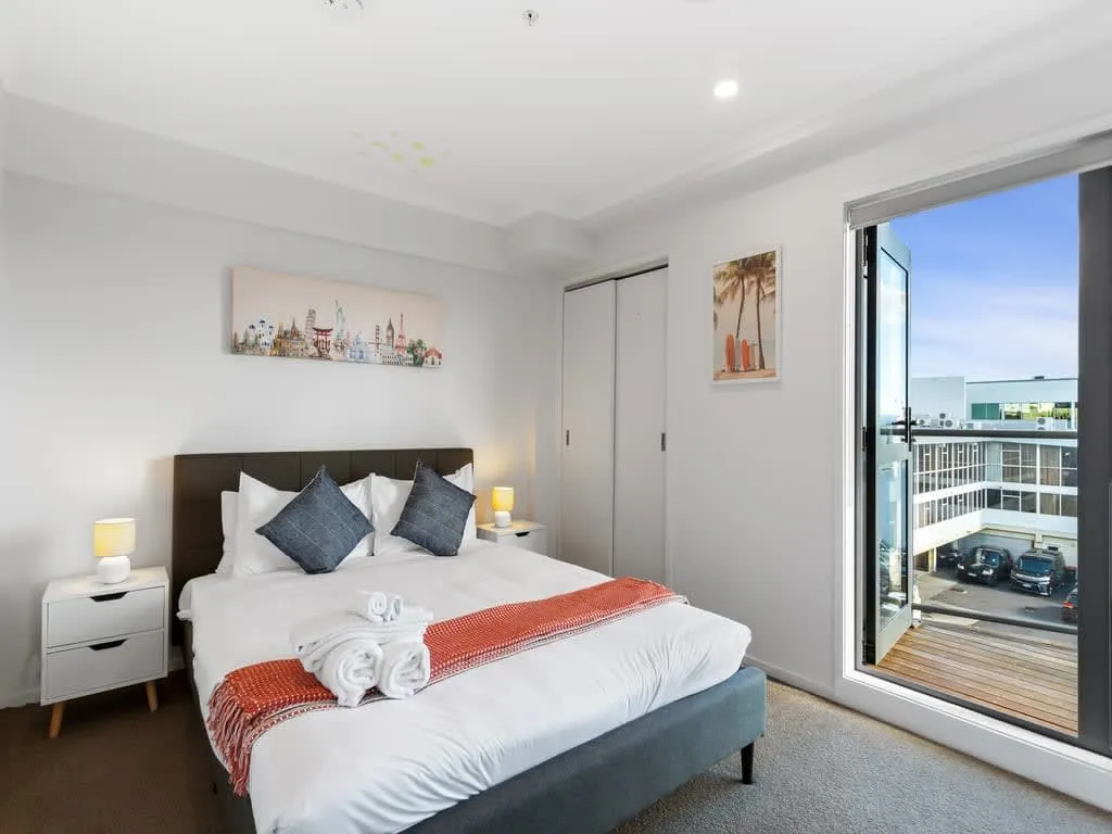 Charming Curated 2-bedroom Flat Auckland - Digital-nomad Setup, Fast Wifi & Free Parking #5