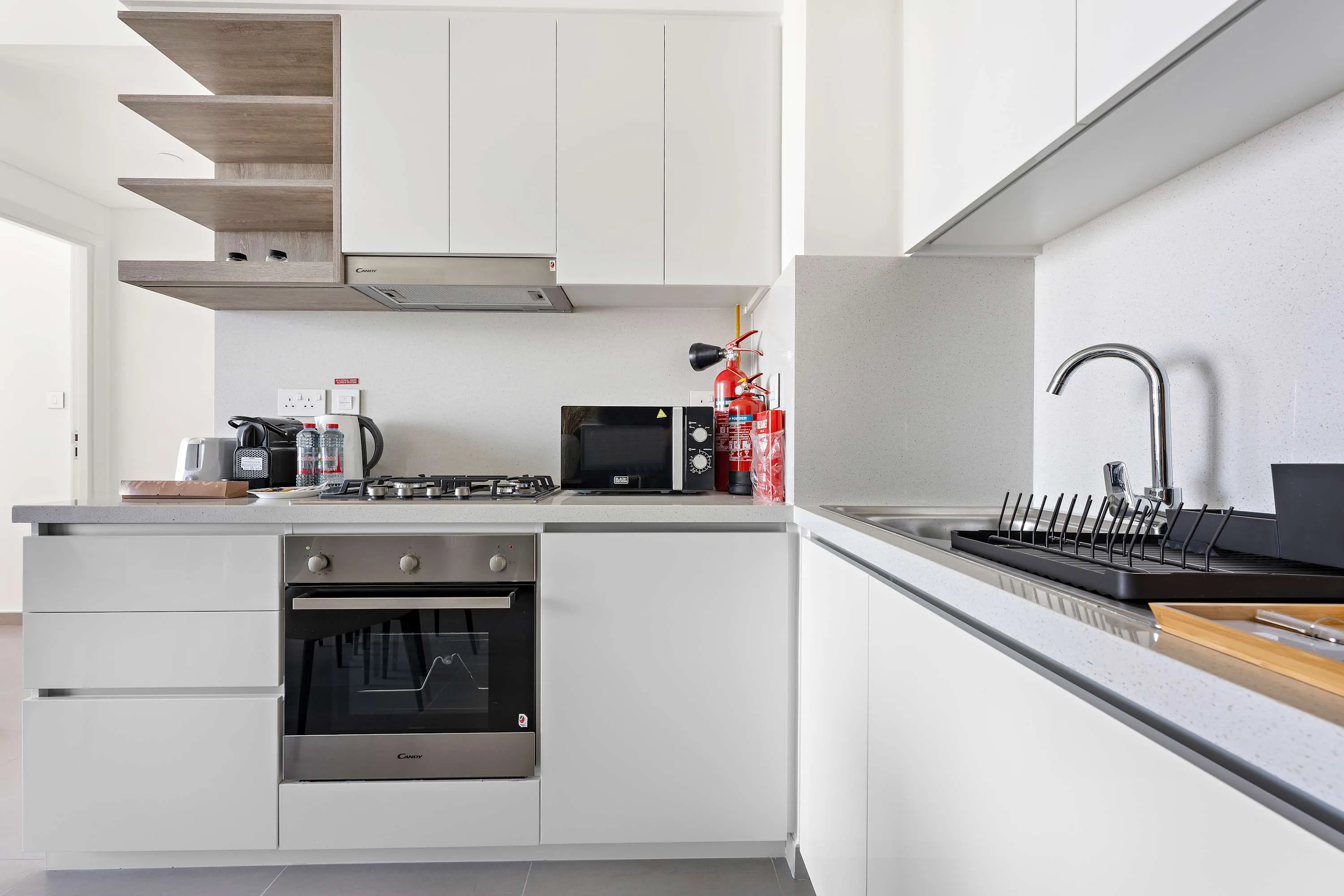 Trendy Dubai Flat With Bright Home Office For Seamless Remote Work Experience #4