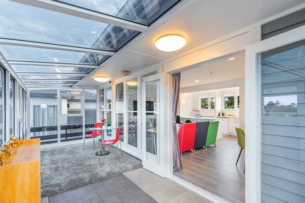 Distinctive Auckland City Flat - Intimate 3-bed, Dedicated Home Office & Fast Wifi #2