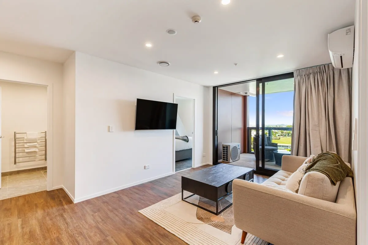 Chic Intimate 2-bed Flat, Ellerslie Auckland -- Digital-nomad Ready Balcony & Desk #5