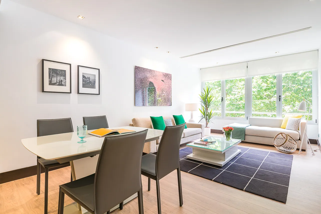 Urban Madrid Flat With Dedicated Home Office For Seamless Remote Work And Productivity #2