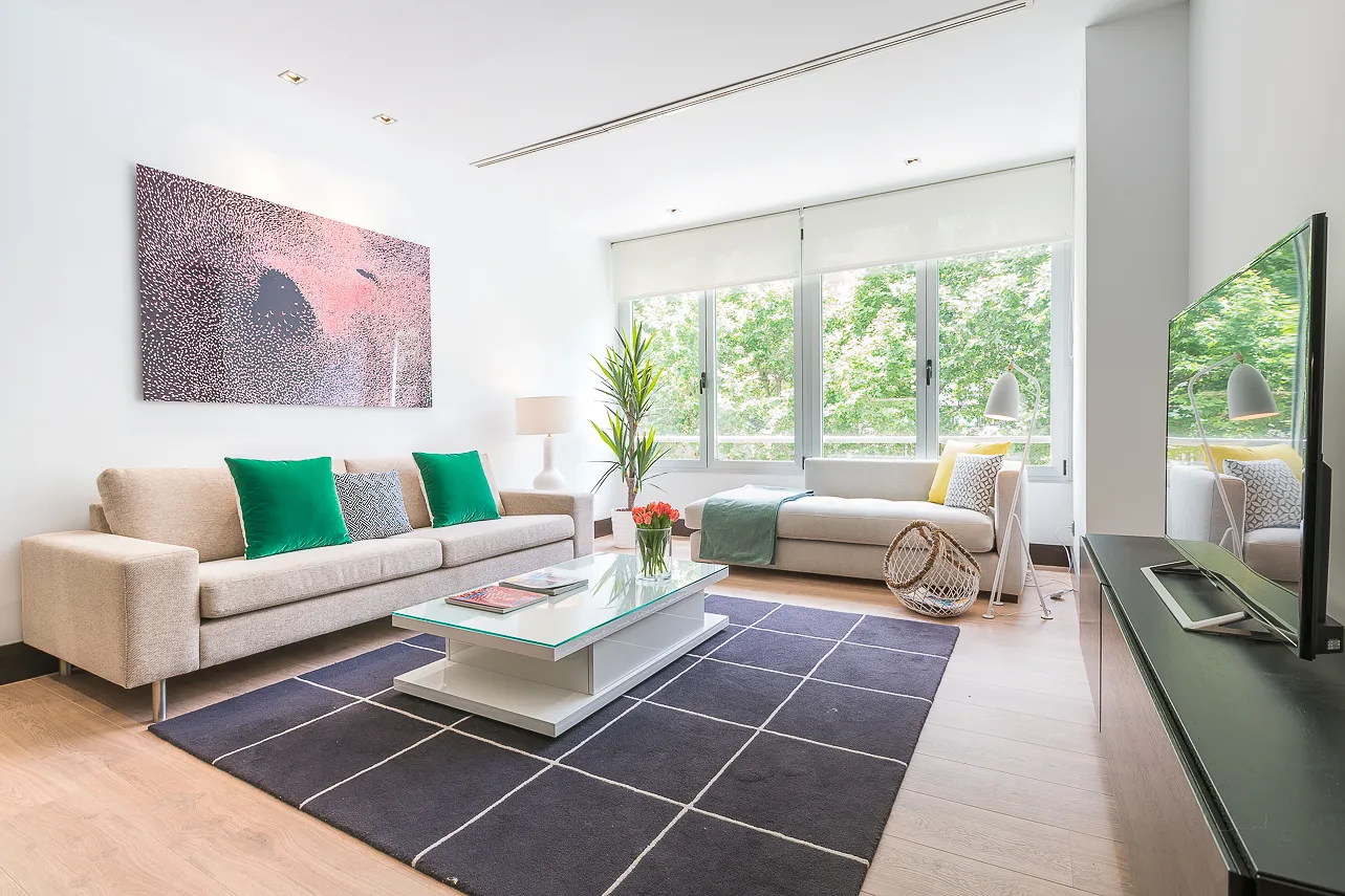 Urban Madrid Flat With Dedicated Home Office For Seamless Remote Work And Productivity #4